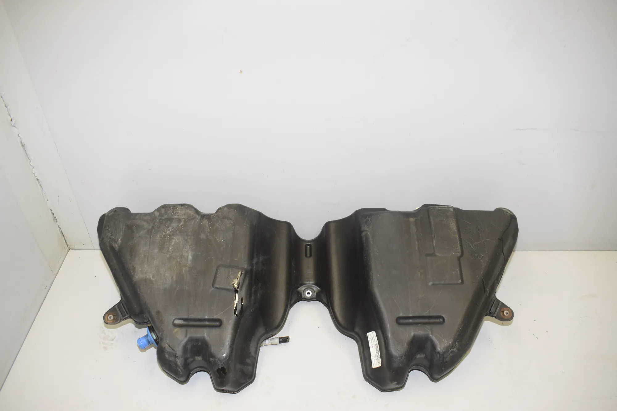 Fuel Tank – OEM 7205076 · BMW 5 Touring (F11) 530 d xDrive 2011 – 3