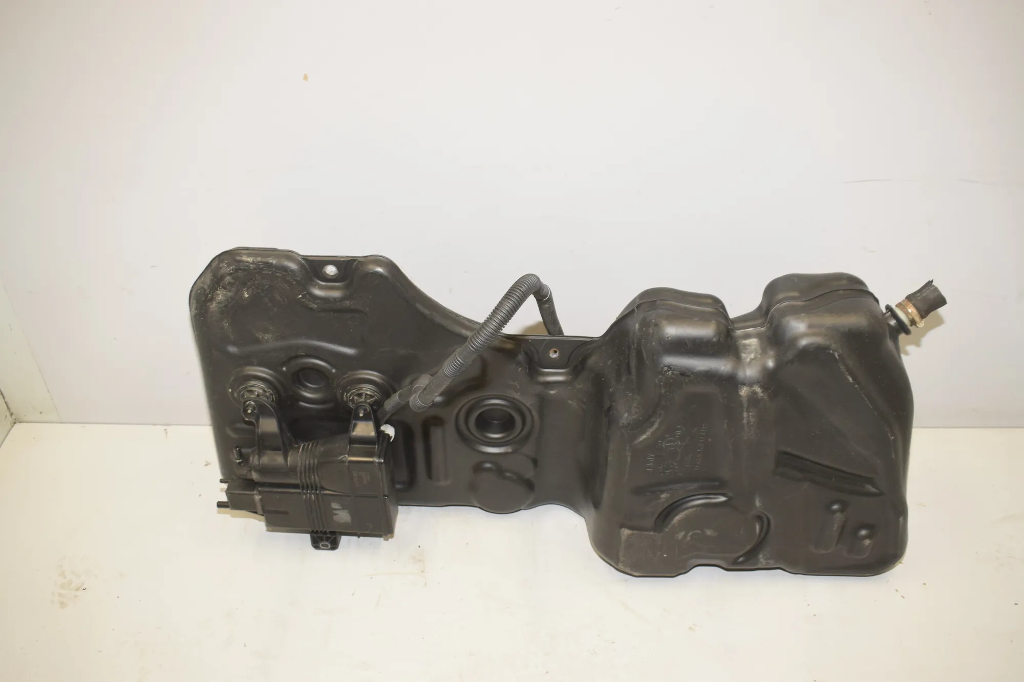 Fuel Tank – OEM 9895424 · BMW 1 (F40) (2019 - -) (F40)118i 2020 – 2