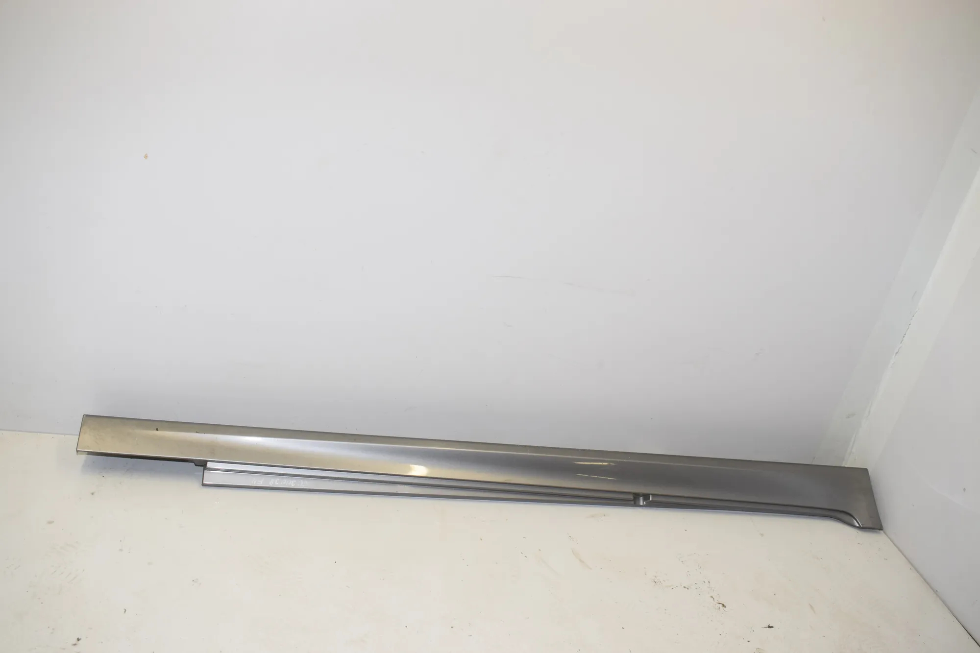 Right Side Plastic Sideskirt Cover – OEM 7903888 · BMW 5 Touring (F11) 530 d xDrive 2011