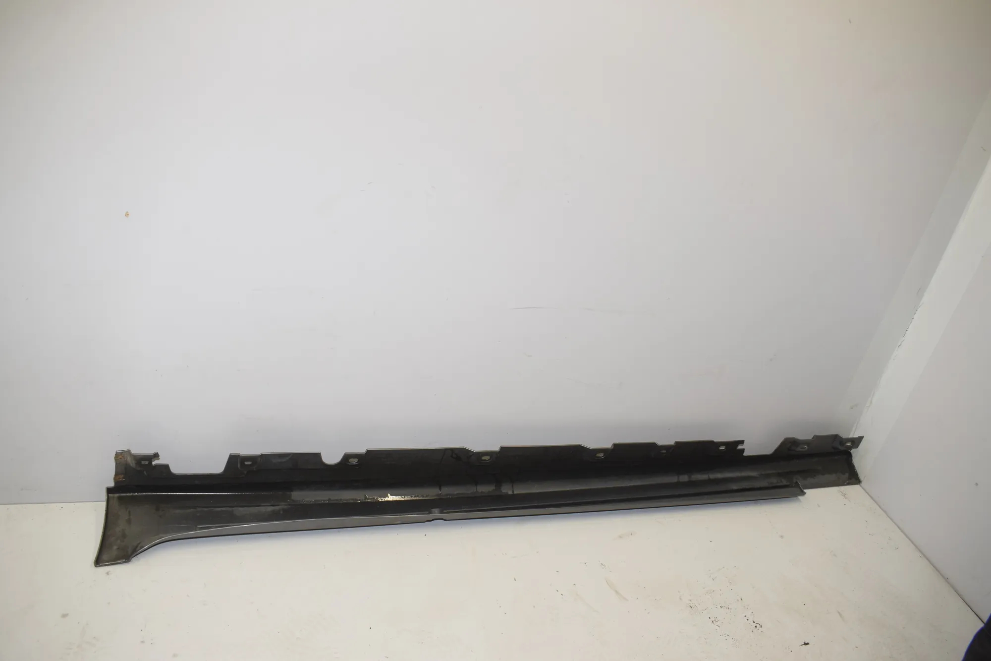Right Side Plastic Sideskirt Cover – OEM 7903888 · BMW 5 Touring (F11) 530 d xDrive 2011 – 3