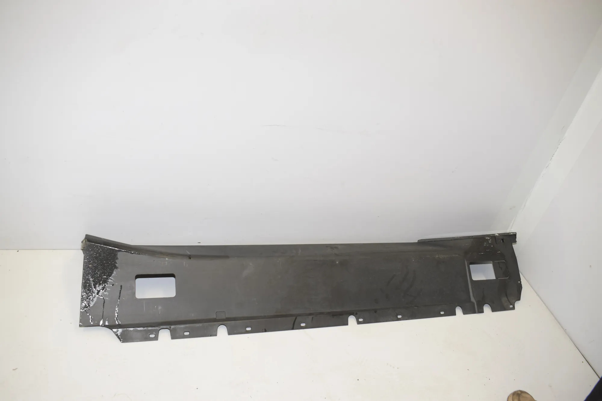 Right Side Plastic Sideskirt Cover – OEM 7368598 · BMW i3 (I01) s Electric 2020 – 3