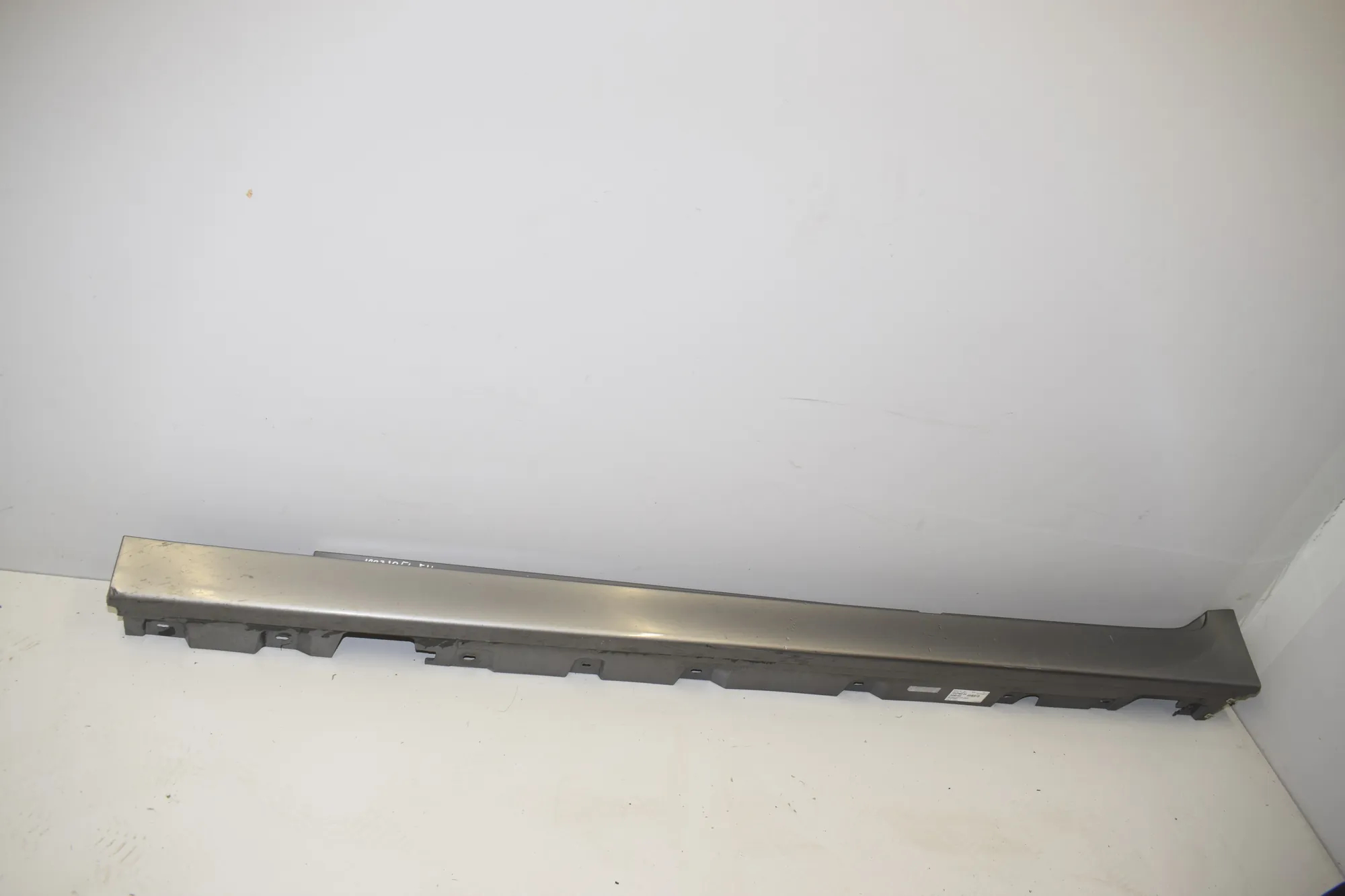 Left Side Plastic Sideskirt Cover – OEM 7237065 · BMW 5 Touring (F11) 535 d xDrive 2013 – 2