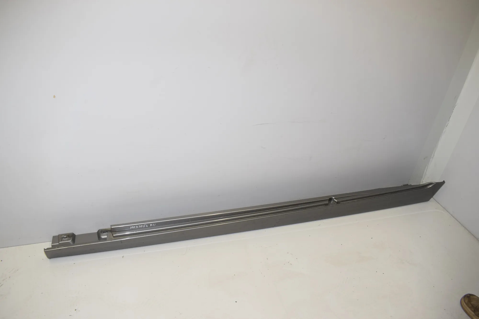 Left Side Plastic Sideskirt Cover – OEM 7237065 · BMW 5 Touring (F11) 535 d xDrive 2013 – 3