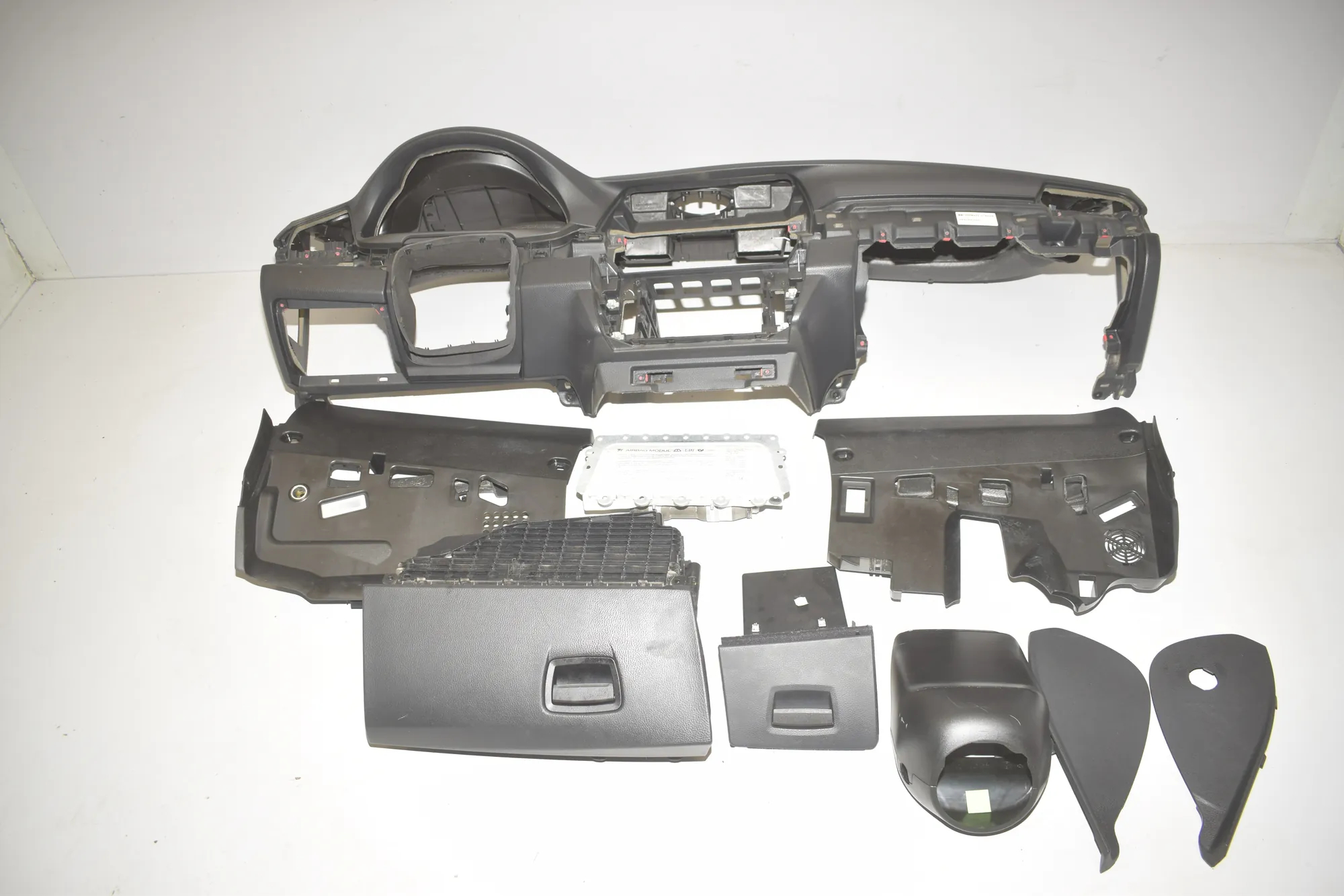 Dashboard – OEM 9230398 · BMW 5 (F10) 530 d xDrive 2011
