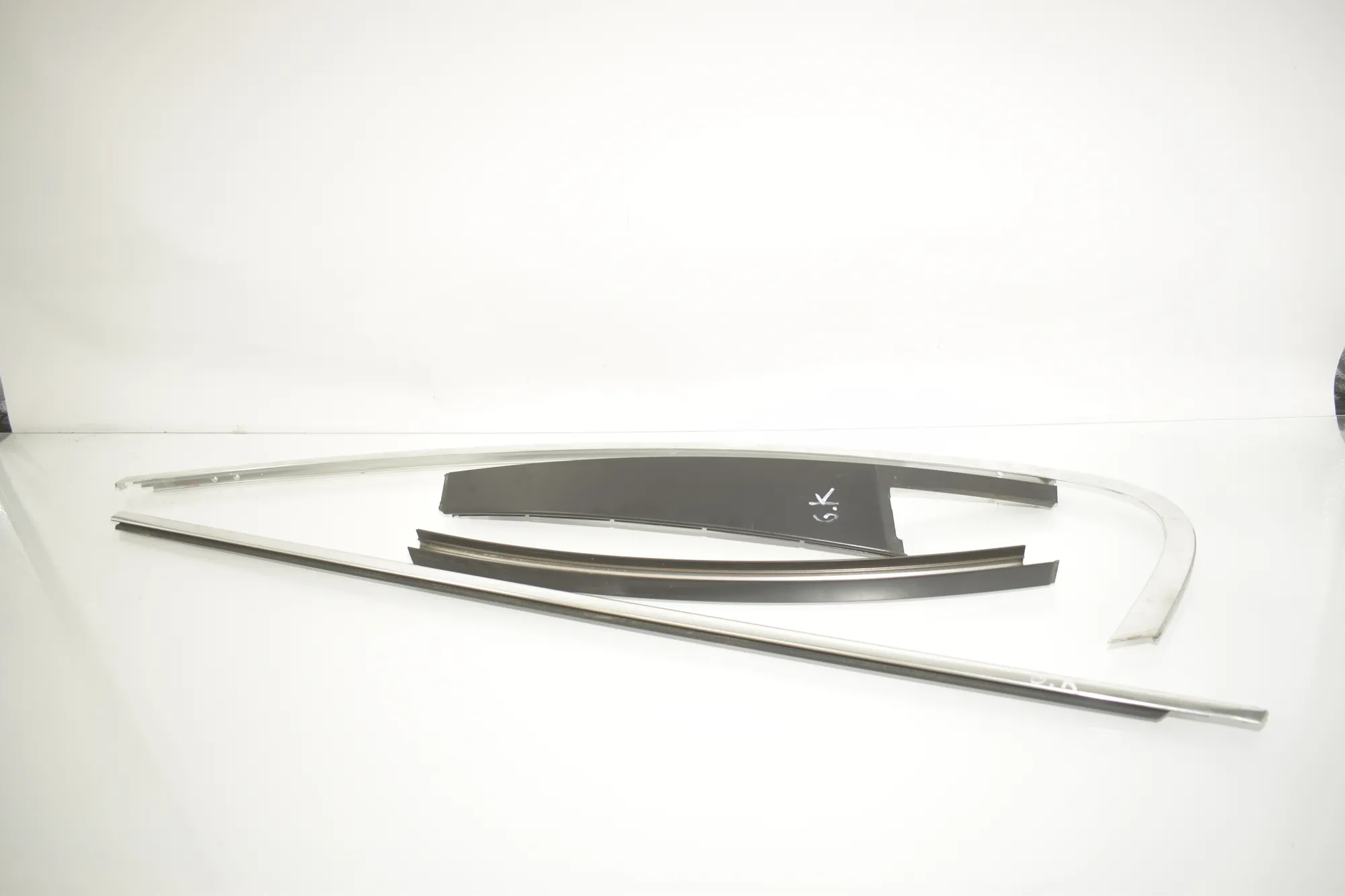 Exterior Trim Kit – OEM 7182293 · BMW 5 (F10) 530 d xDrive 2011 – 3