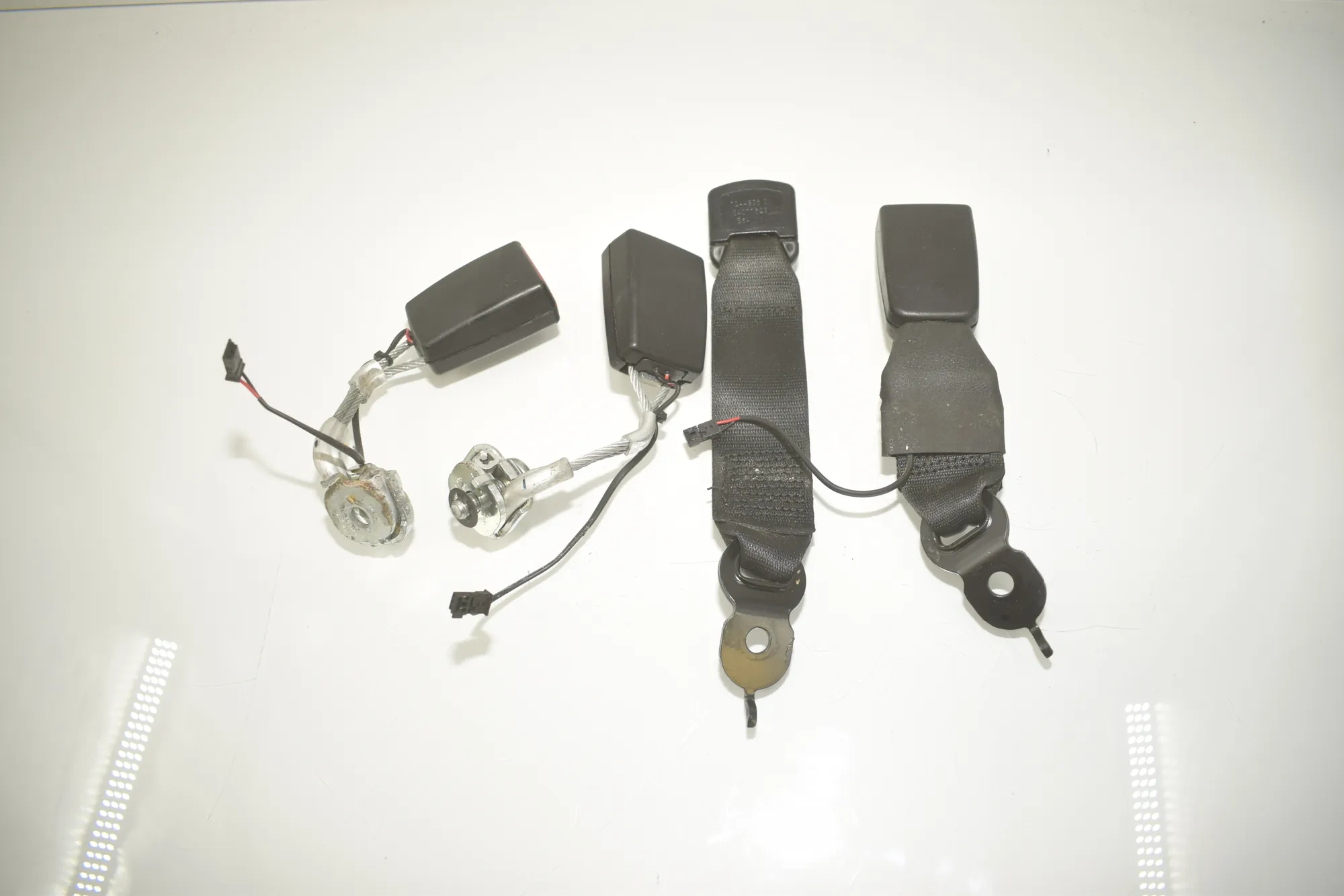 Rear Left Seat Buckle – OEM 7243274 · BMW 5 (F10) 530 d xDrive 2011 – 2
