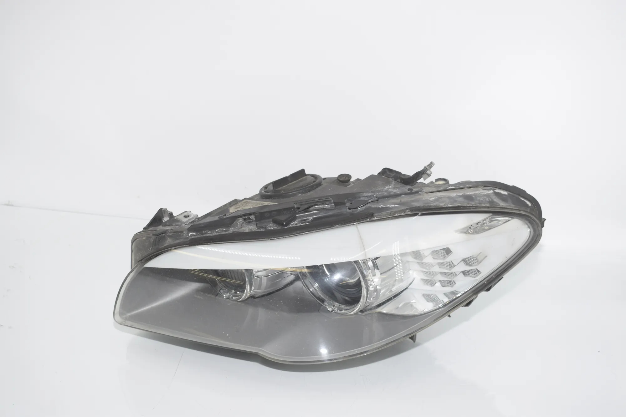 Front Left Headlight – OEM 7203251 · BMW 5 Touring (F11) 535 d xDrive 2011
