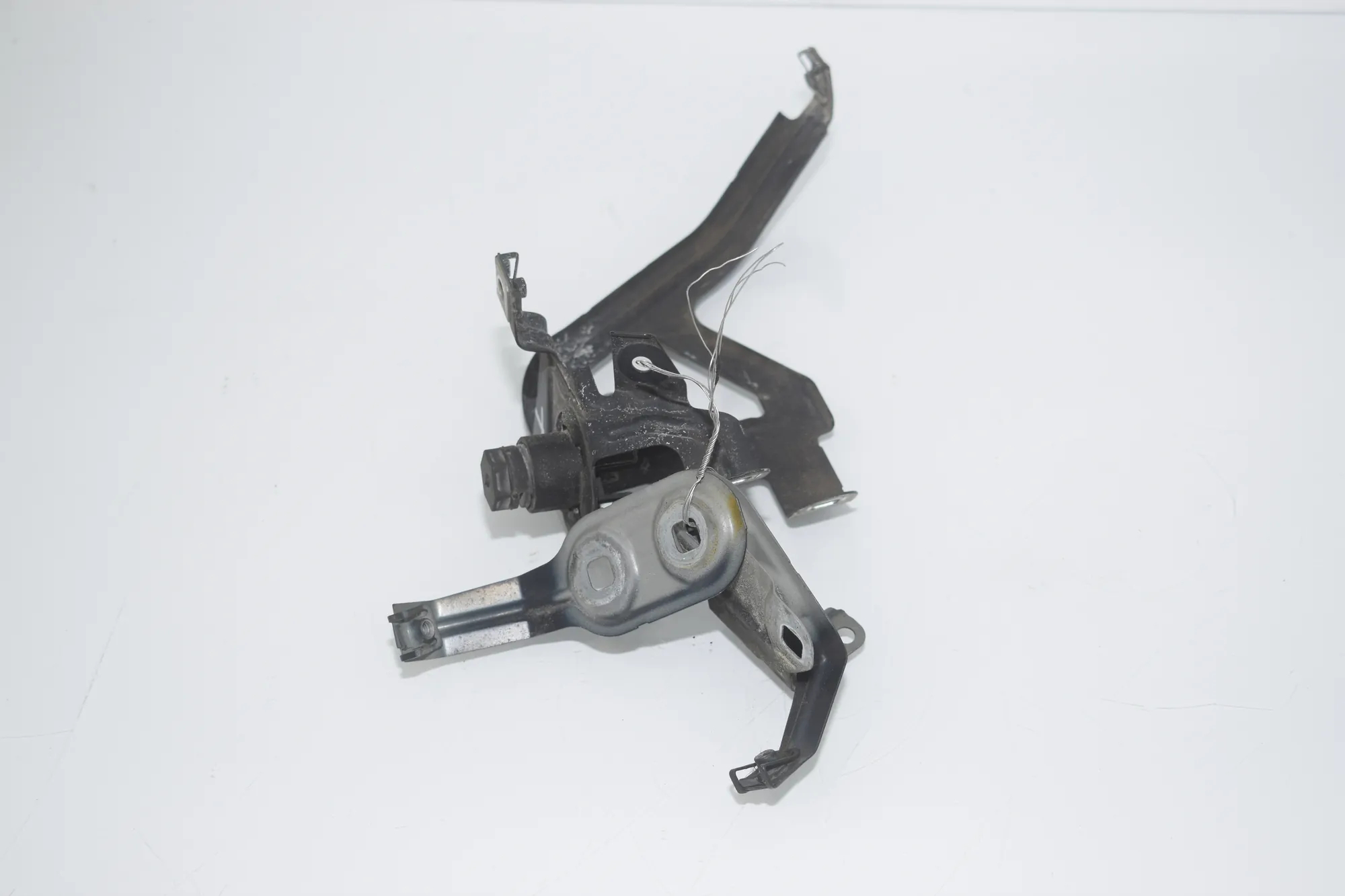 Front Left Fender Holder – OEM 7207209 · BMW 5 Touring (F11) 535 d xDrive 2011 – 3