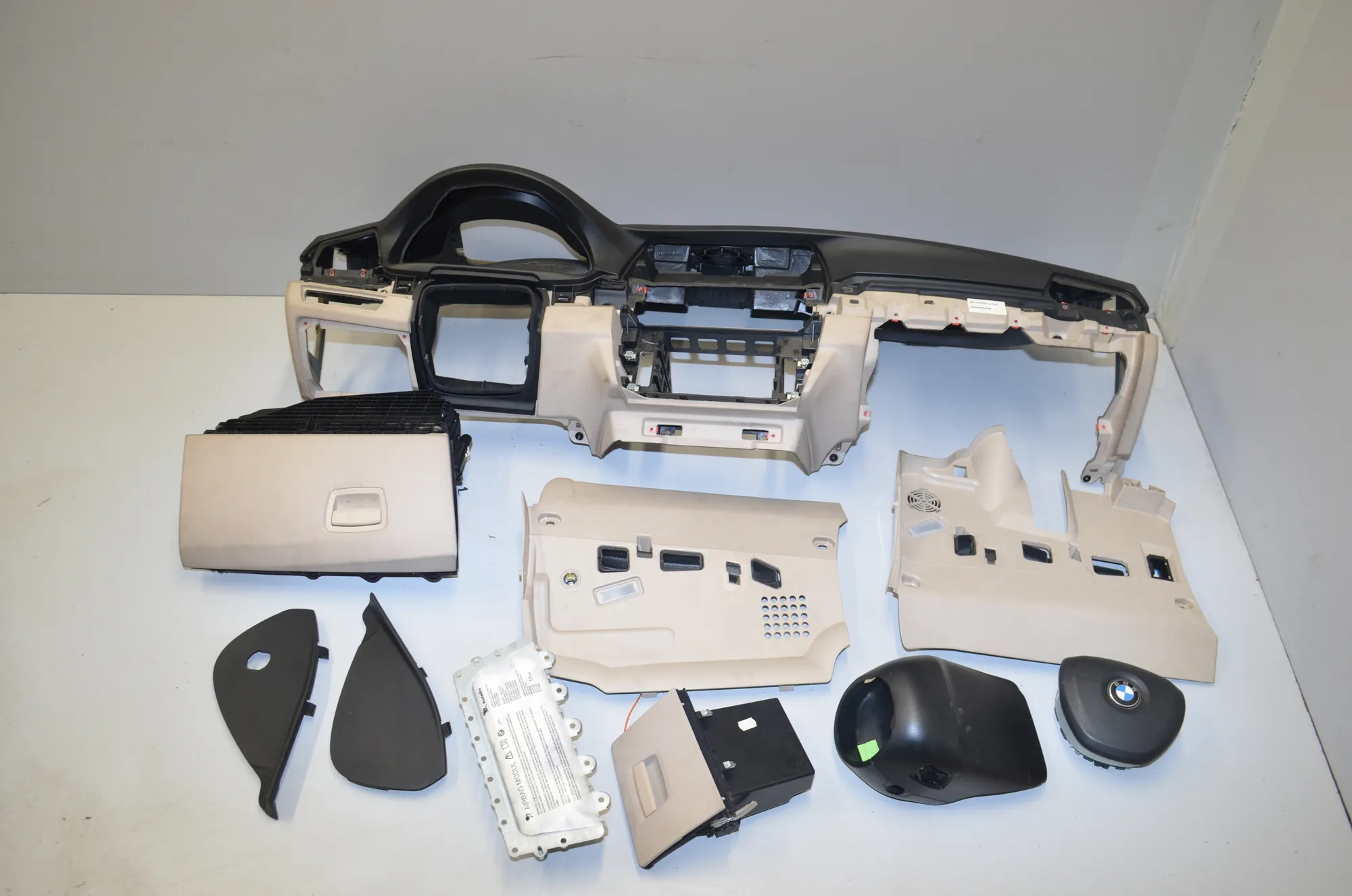 Dashboard – OEM 9218719 · BMW 5 Touring (F11) 535 d xDrive 2011