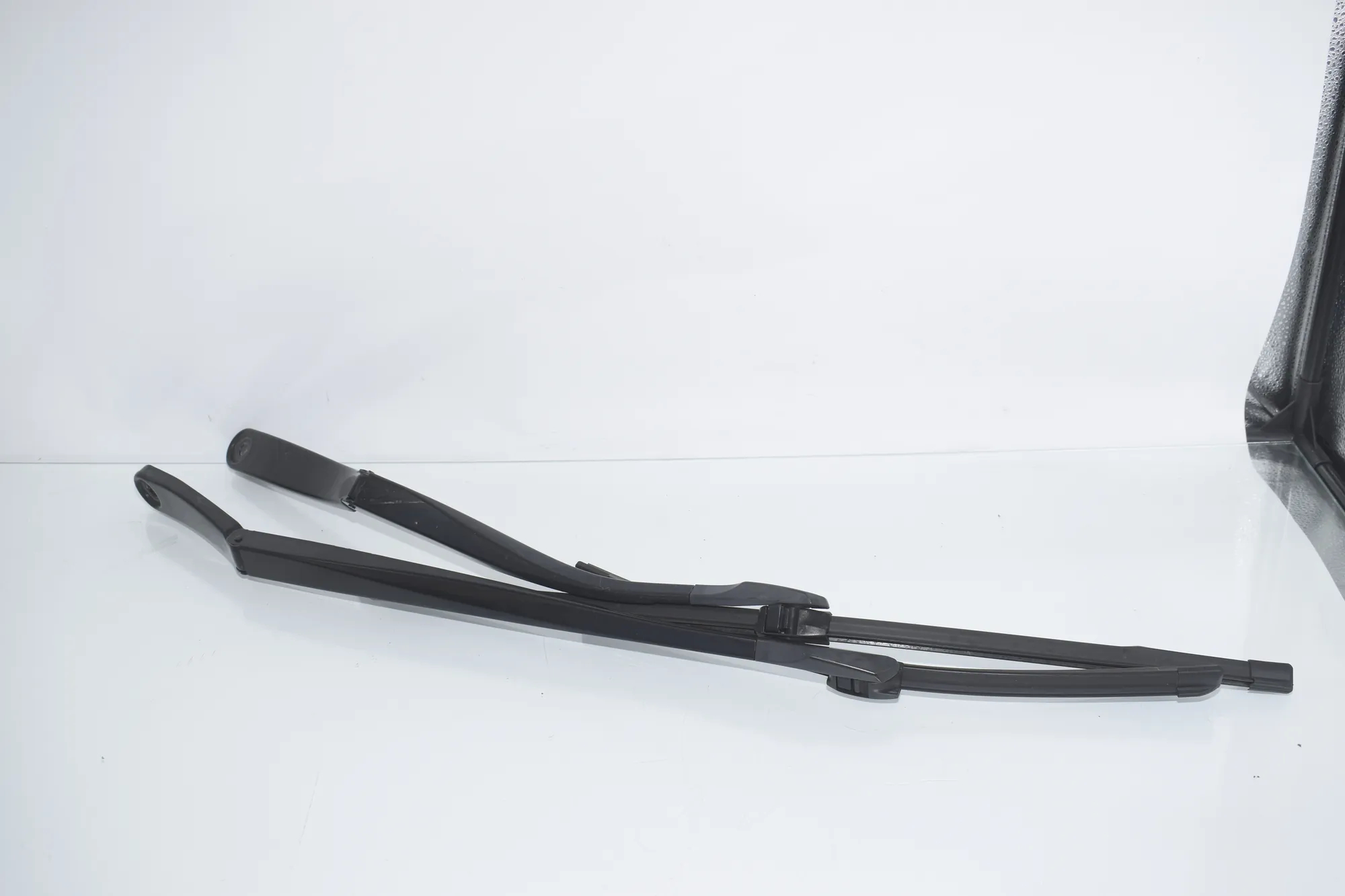 Front Wiper Arms – OEM 7182459 · BMW 5 Touring (F11) 535 d xDrive 2013