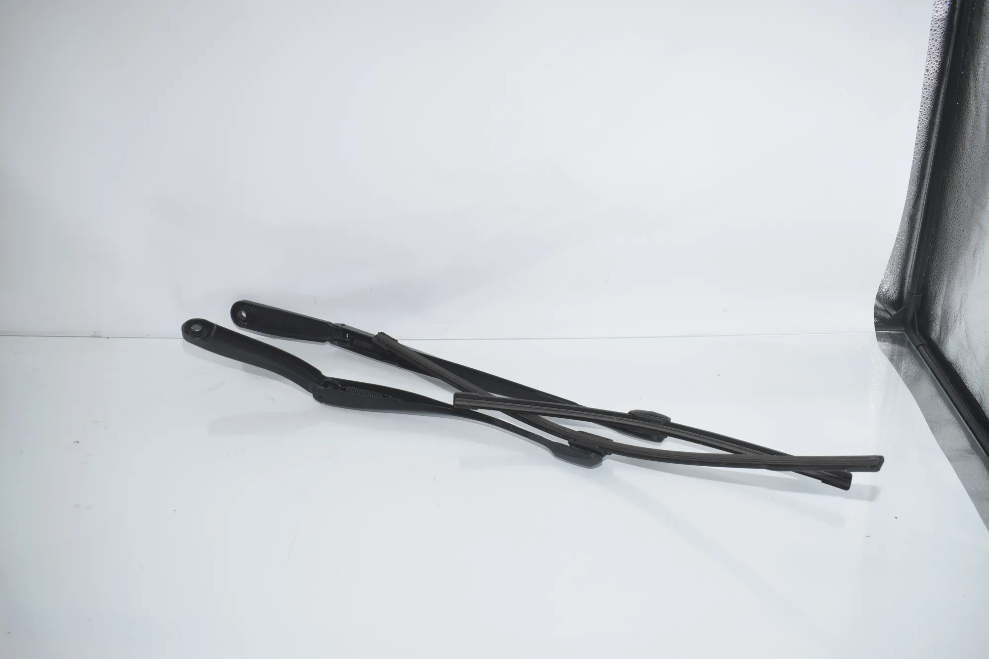 Front Wiper Arms – OEM 7182459 · BMW 5 Touring (F11) 535 d xDrive 2013 – 2