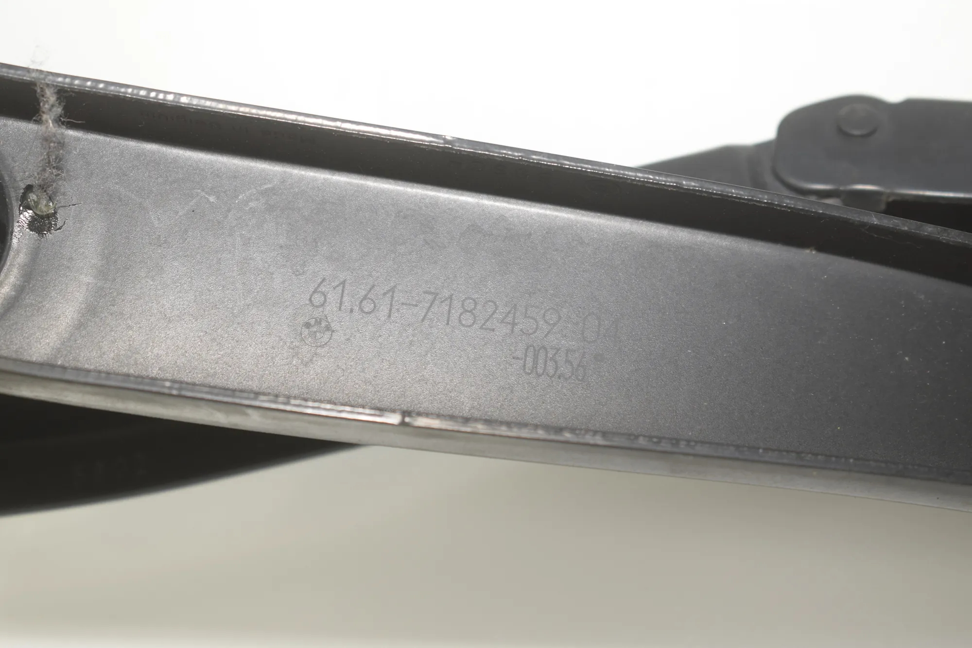 Front Wiper Arms – OEM 7182459 · BMW 5 Touring (F11) 535 d xDrive 2013 – 4