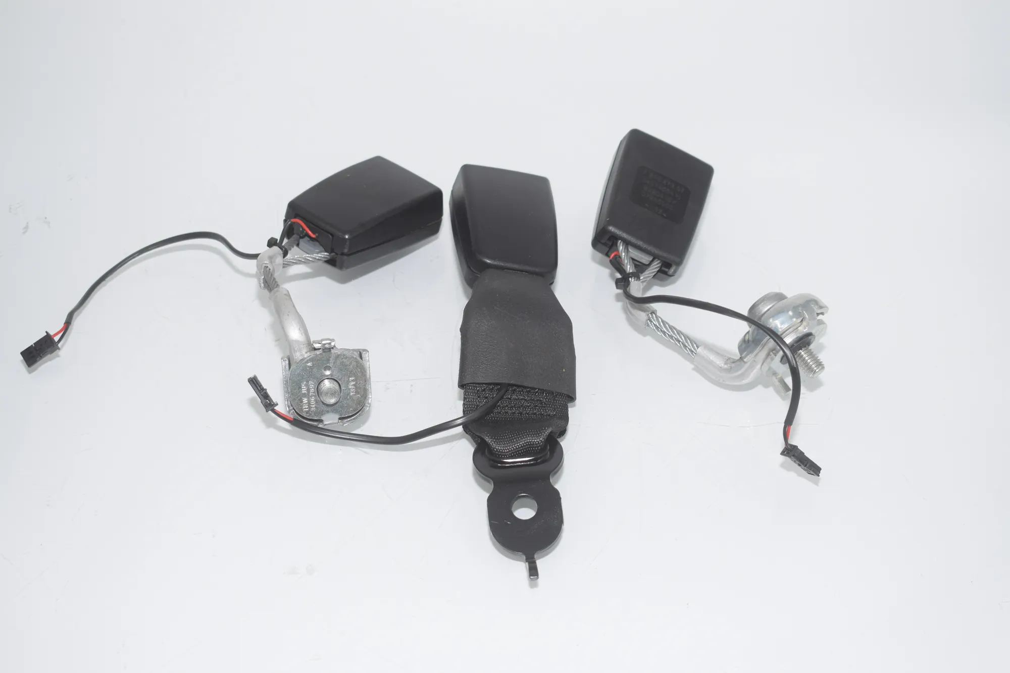 Rear Left Seat Buckle – OEM 7243274 · BMW 5 Touring (F11) 535 d xDrive 2013 – 3