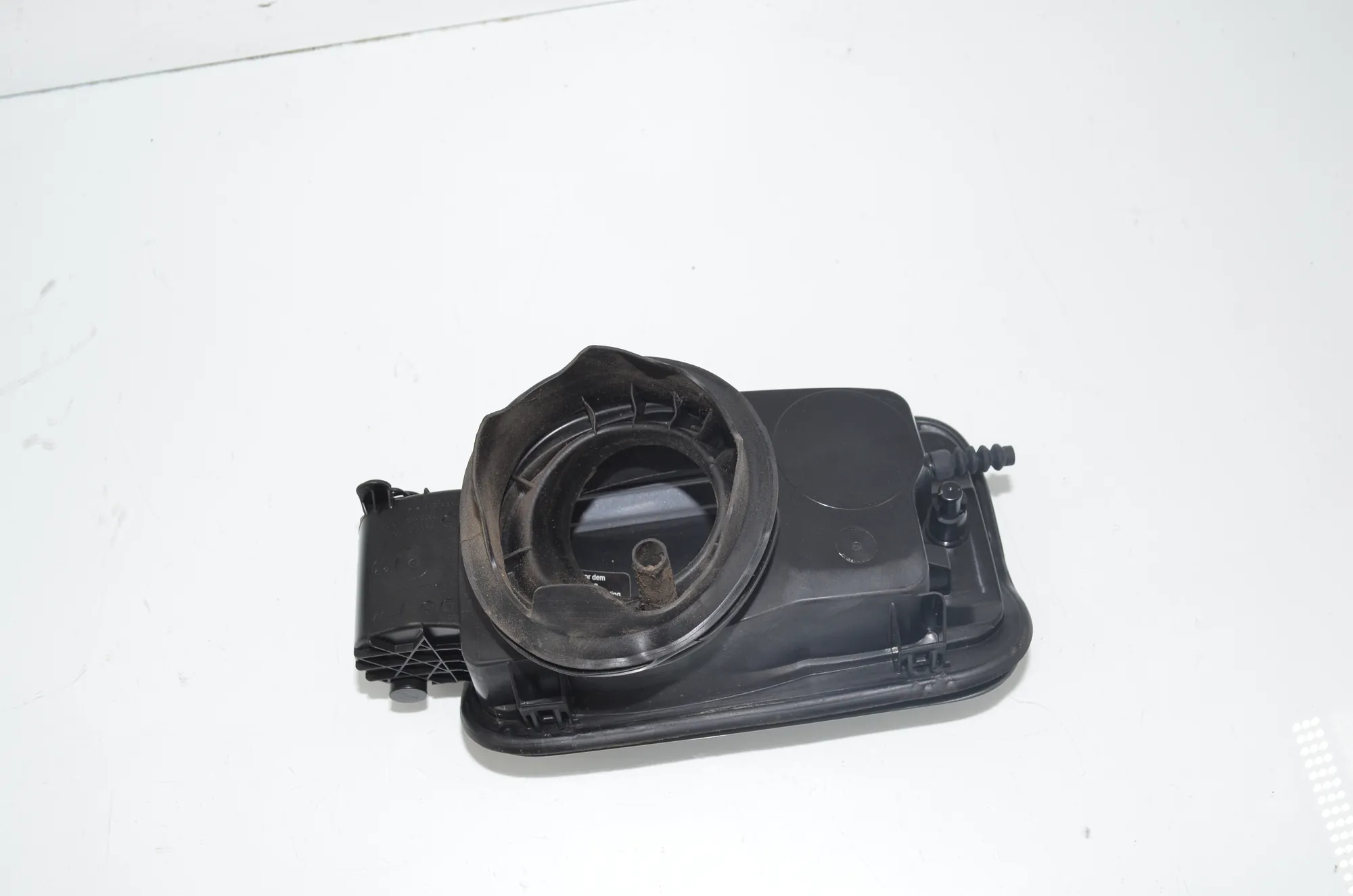 Fuel Tank Flap Cap – OEM 7206558 · BMW 5 Touring (F11) 535 d xDrive 2013 – 3