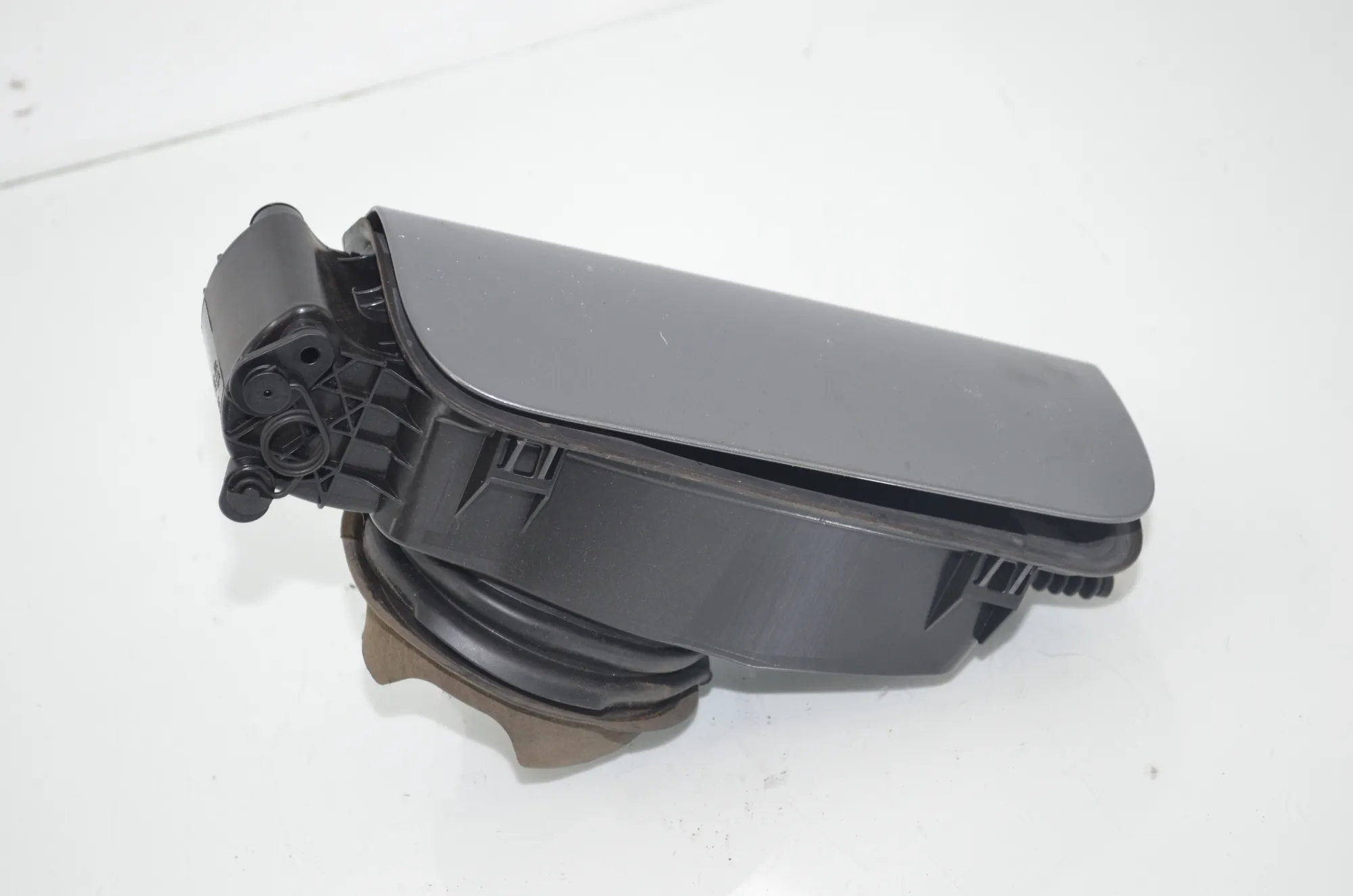 Fuel Tank Flap Cap – OEM 7206558 · BMW 5 Touring (F11) 535 d xDrive 2013 – 4