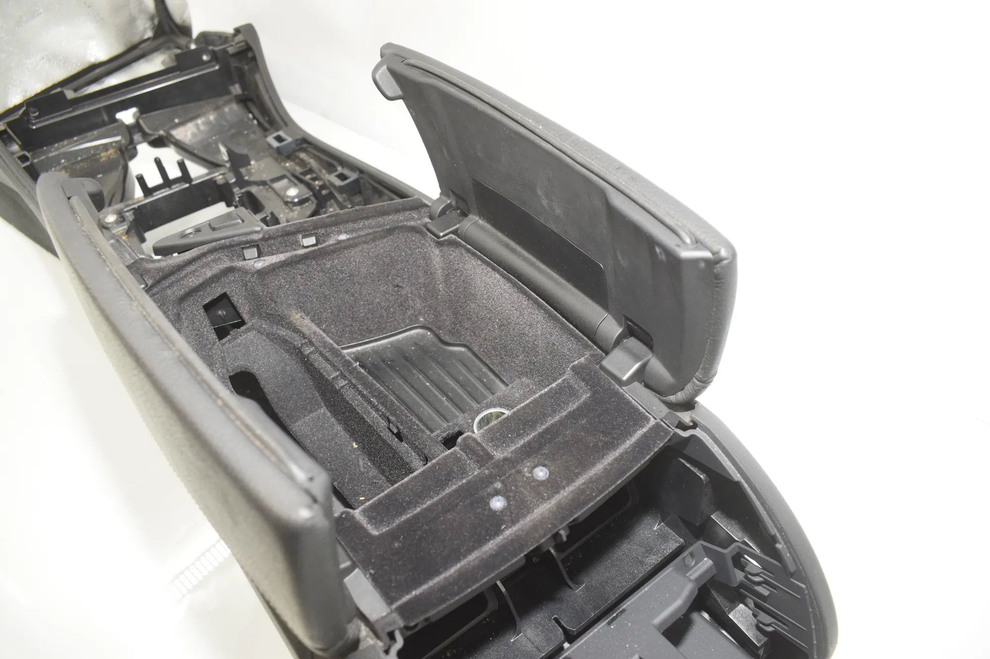 Center Console – OEM 9288907 · BMW 5 (F10) 530 d xDrive 2011 – 5