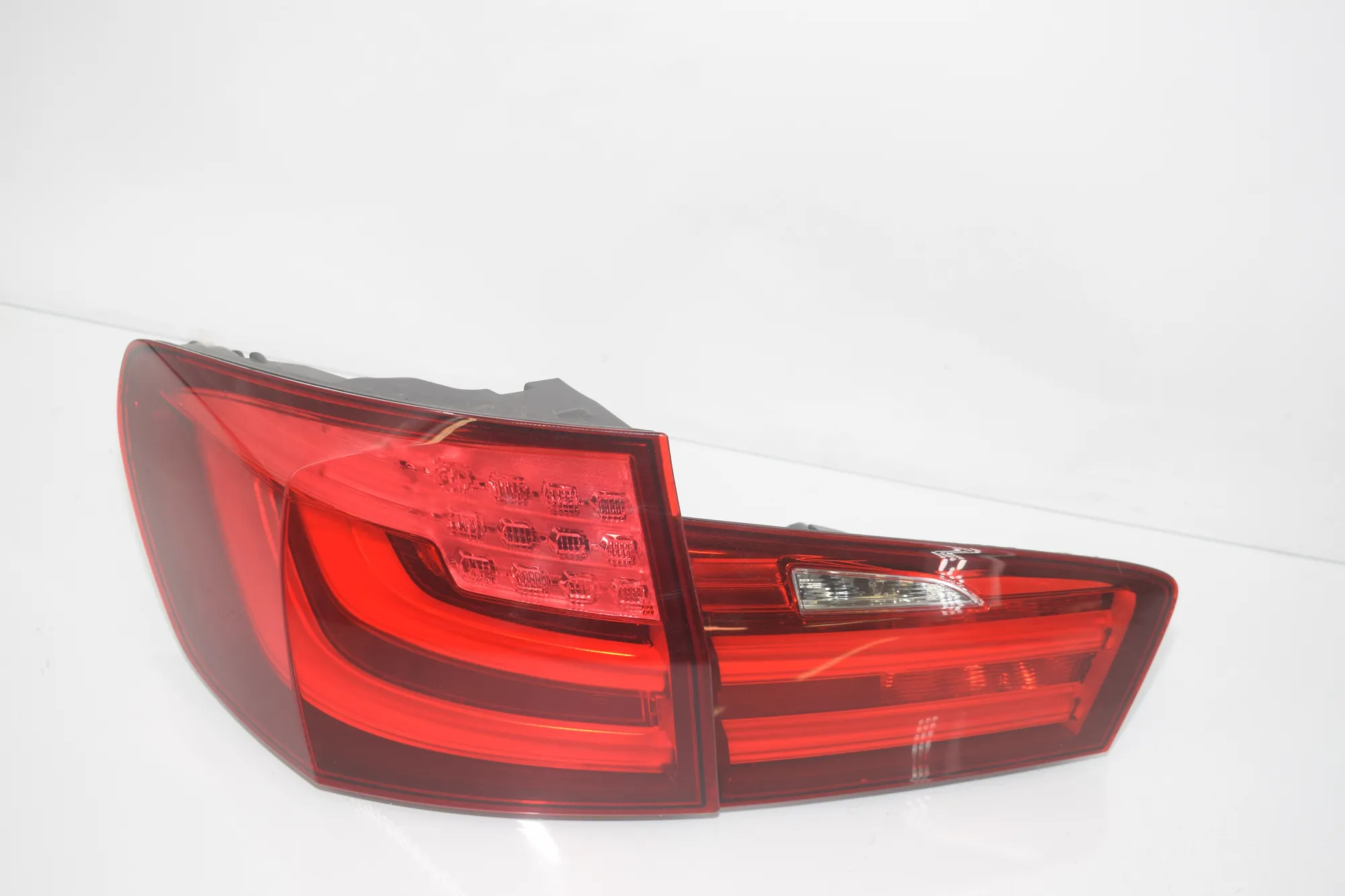 Rear Tail Light Set – OEM 7203227 · BMW 5 Touring (F11) 535 d xDrive 2013 – 8