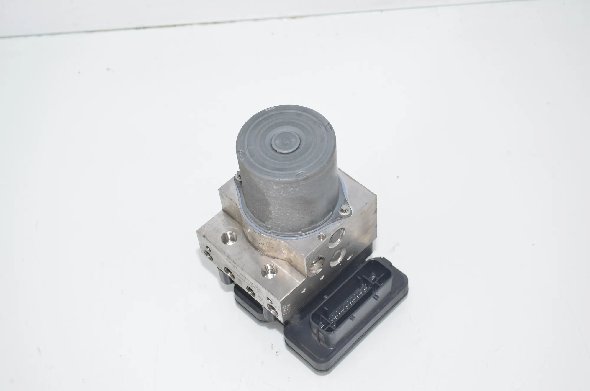 ABS Pump – OEM 6865852 · BMW 5 Touring (F11) 535 d xDrive 2013