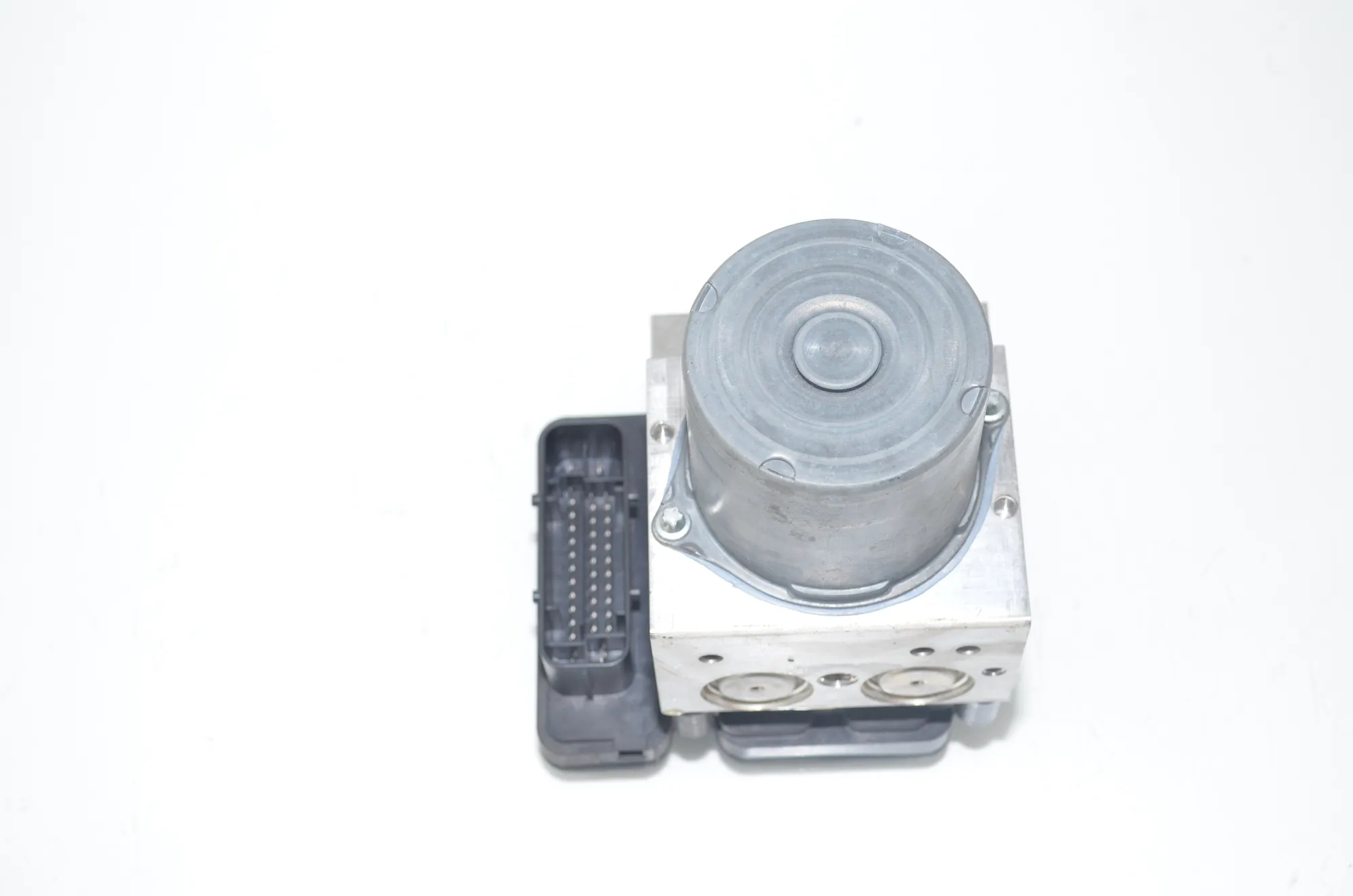 ABS Pump – OEM 6865852 · BMW 5 Touring (F11) 535 d xDrive 2013 – 2