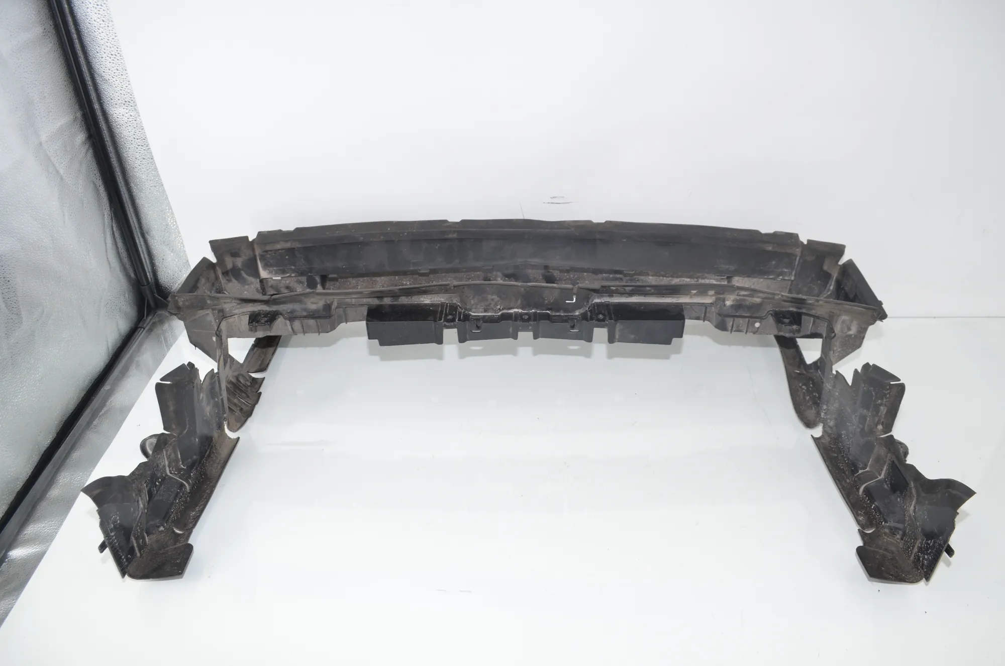 Radiator Air Intake Channel – OEM 8465069 · BMW iX1 (U11 BEV) BMW iX1 (U11 BEV) iX1 eDrive 20 2024