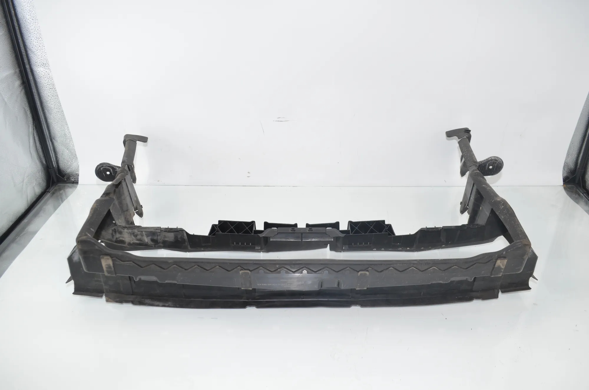 Radiator Air Intake Channel – OEM 8465069 · BMW iX1 (U11 BEV) BMW iX1 (U11 BEV) iX1 eDrive 20 2024 – 4