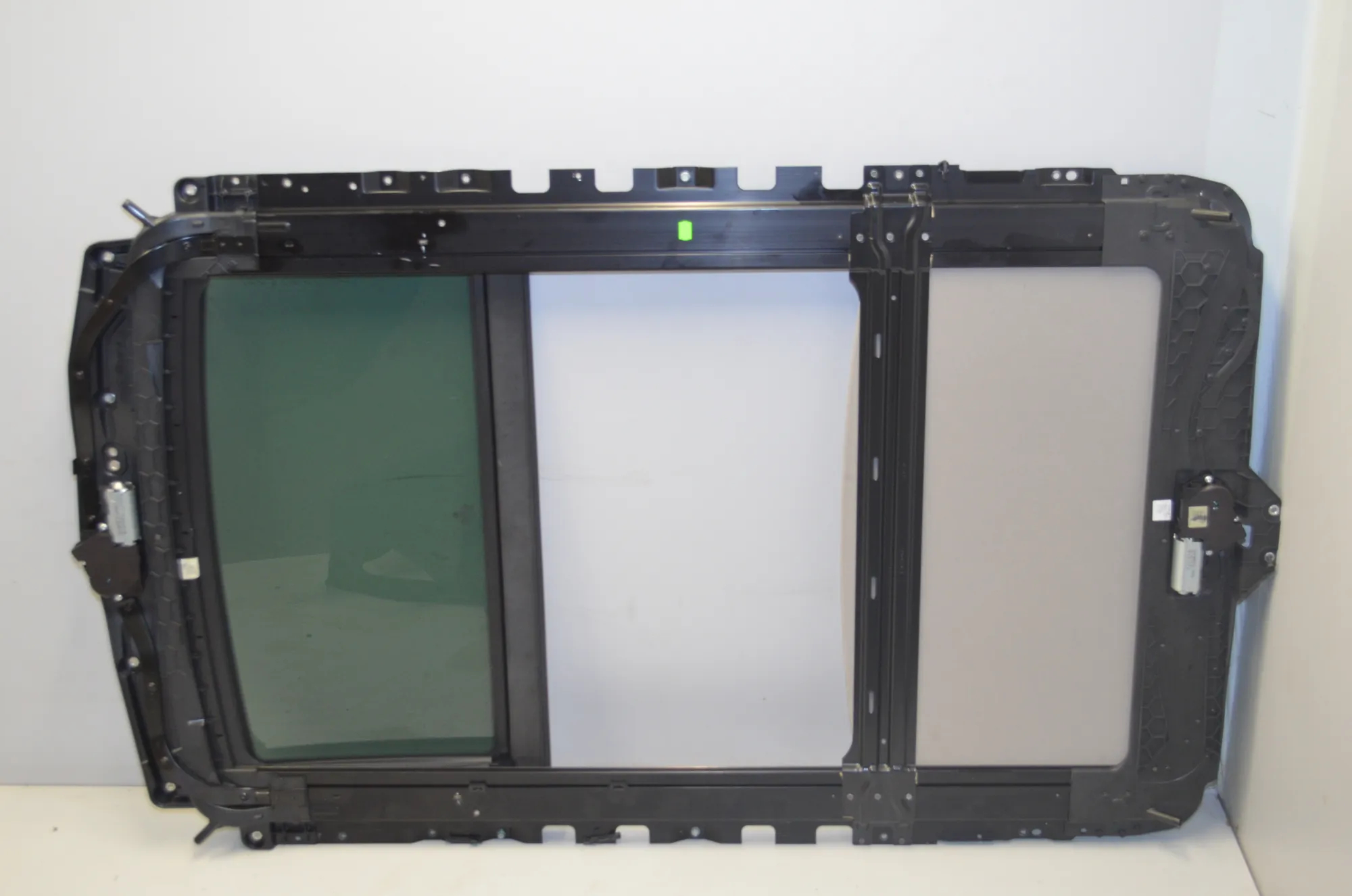 Sunroof – OEM 54107228756 · BMW 5 Touring (F11) 535 d xDrive 2013 – 3