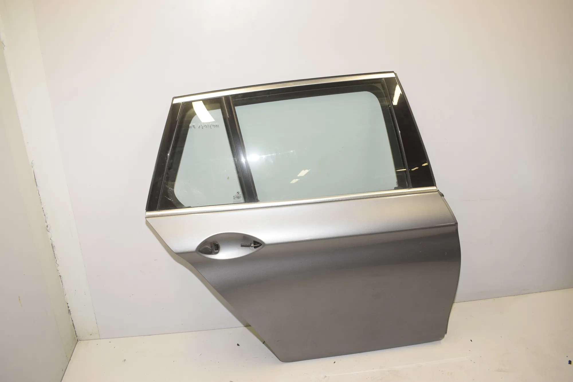 Rear Right Door – OEM 000 · BMW 5 Touring (F11) 535 d xDrive 2013 – 2