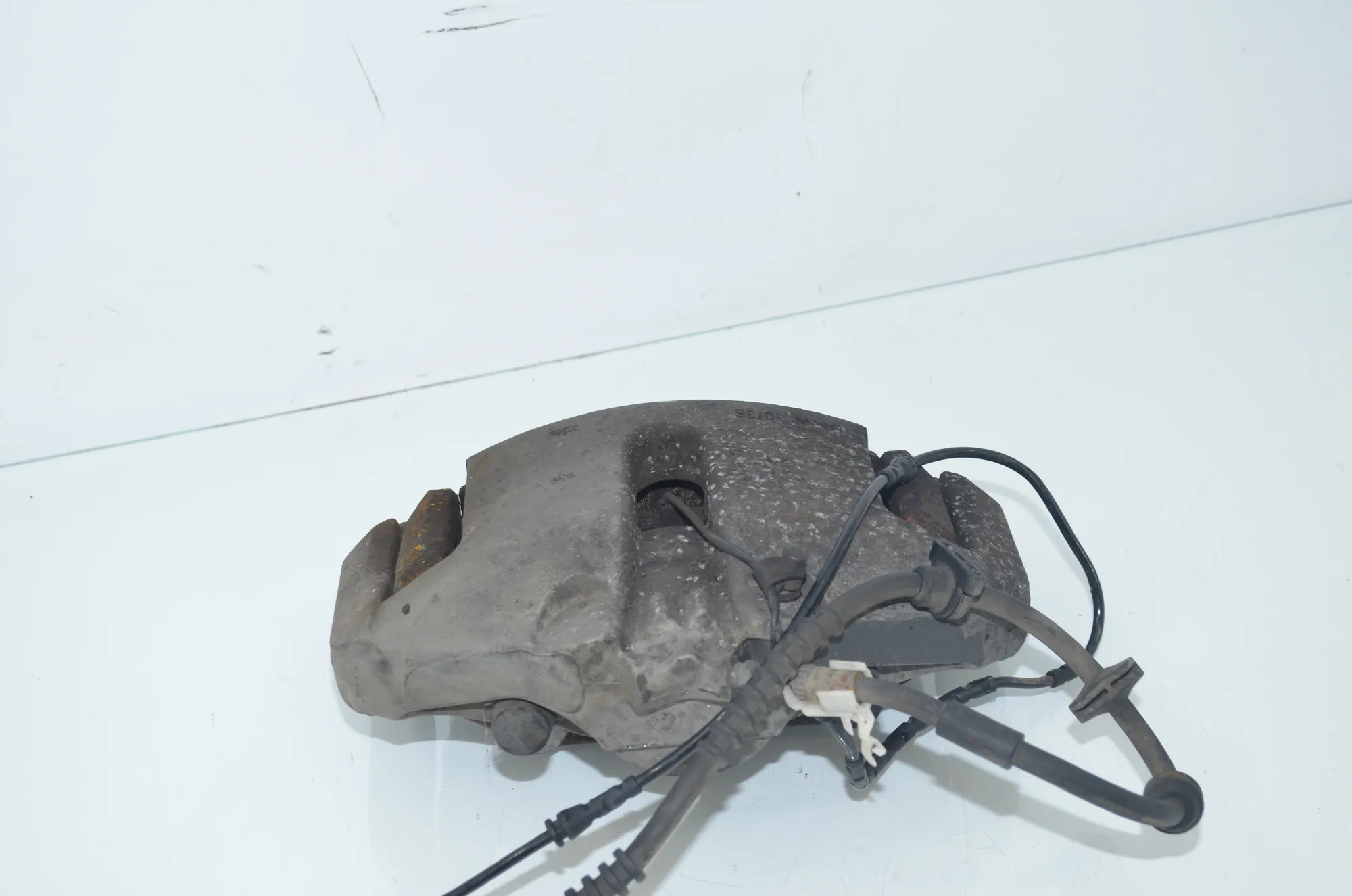 Front Left Brake Caliper – OEM 6786817 · BMW 5 Touring (F11) 535 d xDrive 2013 – 2
