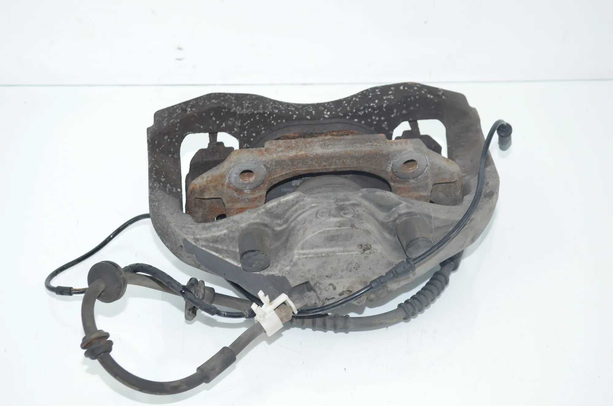 Front Left Brake Caliper – OEM 6786817 · BMW 5 Touring (F11) 535 d xDrive 2013 – 4