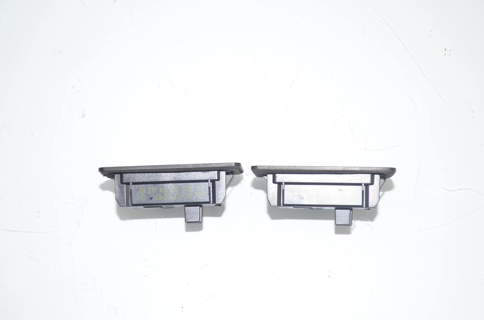 License Plate Lights – OEM 7193293 · BMW 3 Touring (G21) (2019 - -) 320 d 2019 – 2