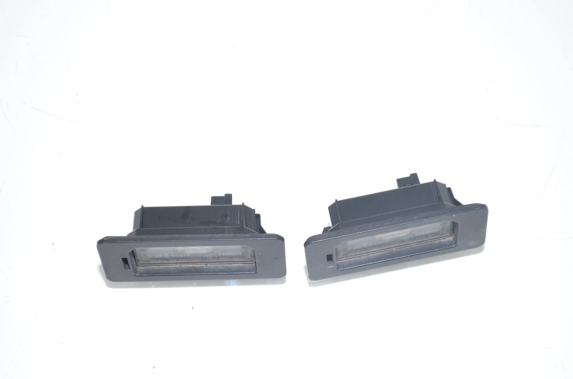 License Plate Lights – OEM 7193293 · BMW 3 Touring (G21) (2019 - -) 320 d 2019 – 4