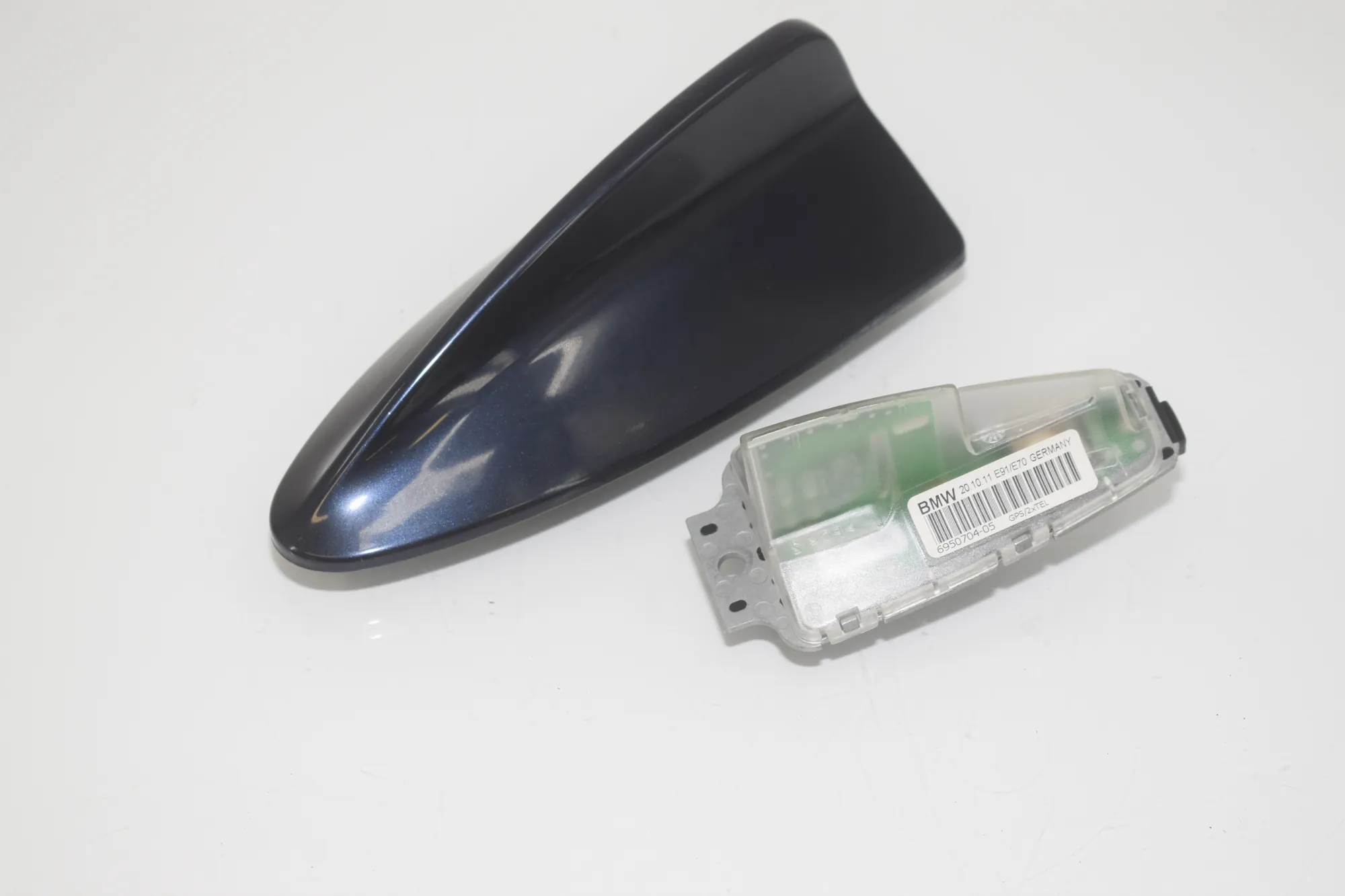 Antenna Trim – OEM 6950704 · BMW 5 Touring (F11) 535 d xDrive 2011