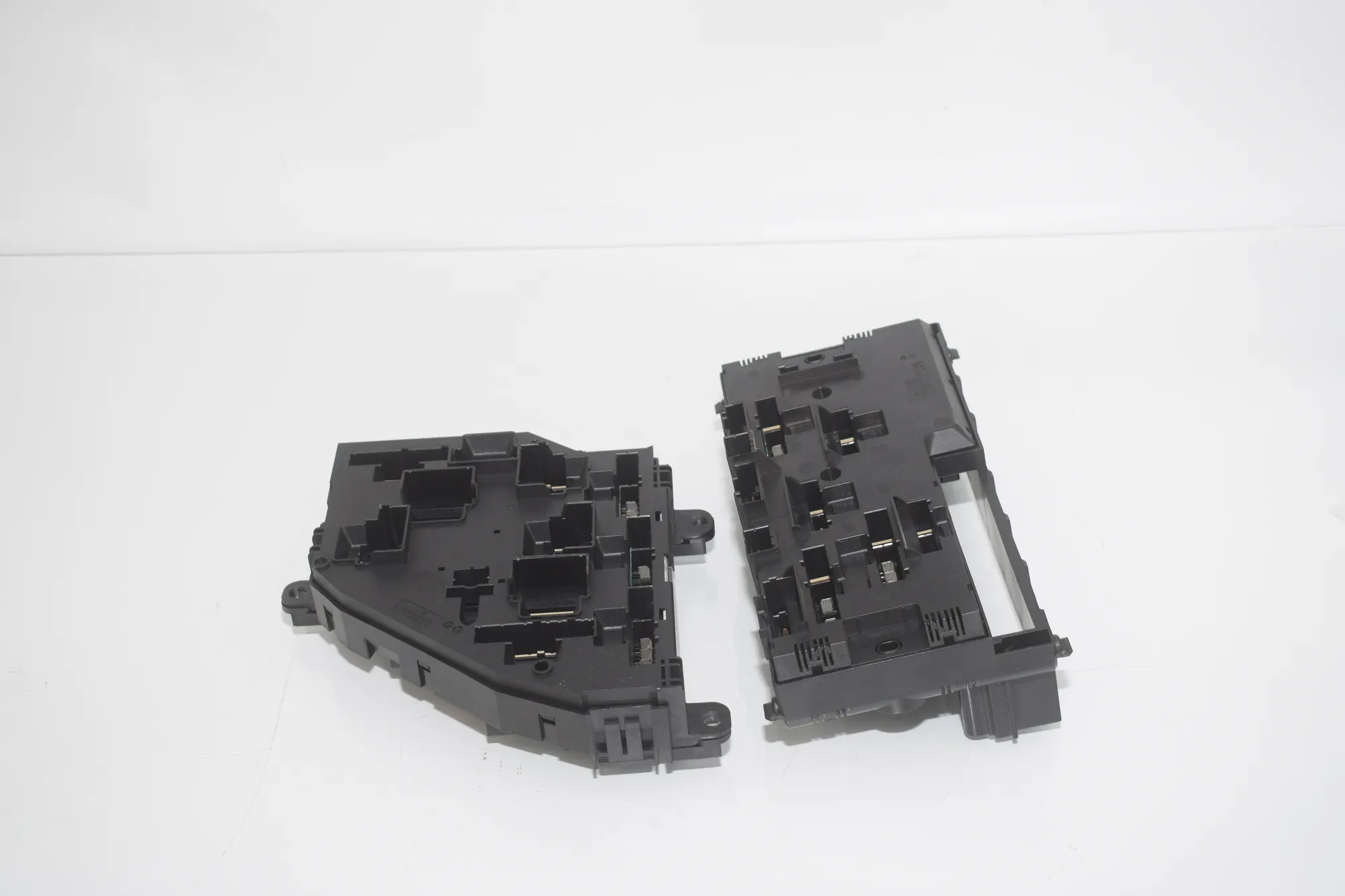 Fuse Box – OEM 9252813 · BMW 5 Touring (F11) 535 d xDrive 2011 – 3