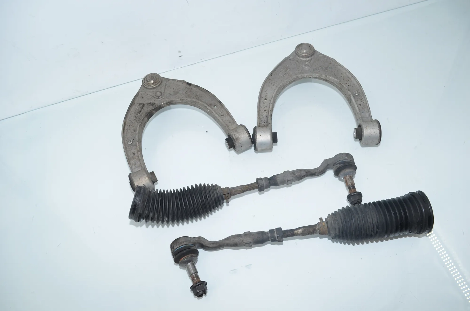 Front Left Upper Control Arm – OEM 6775967 · BMW 5 Touring (F11) 535 d xDrive 2011 – 4