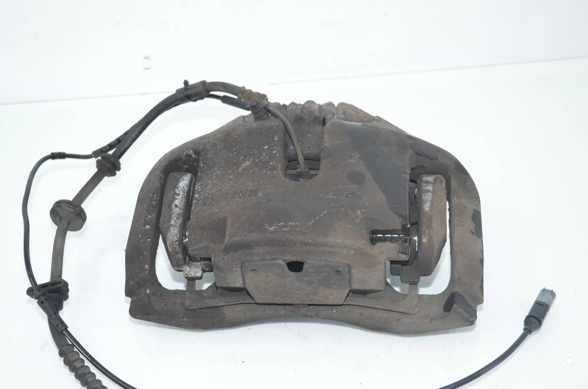Front Left Brake Caliper – OEM 6786817 · BMW 5 Touring (F11) 535 d xDrive 2011