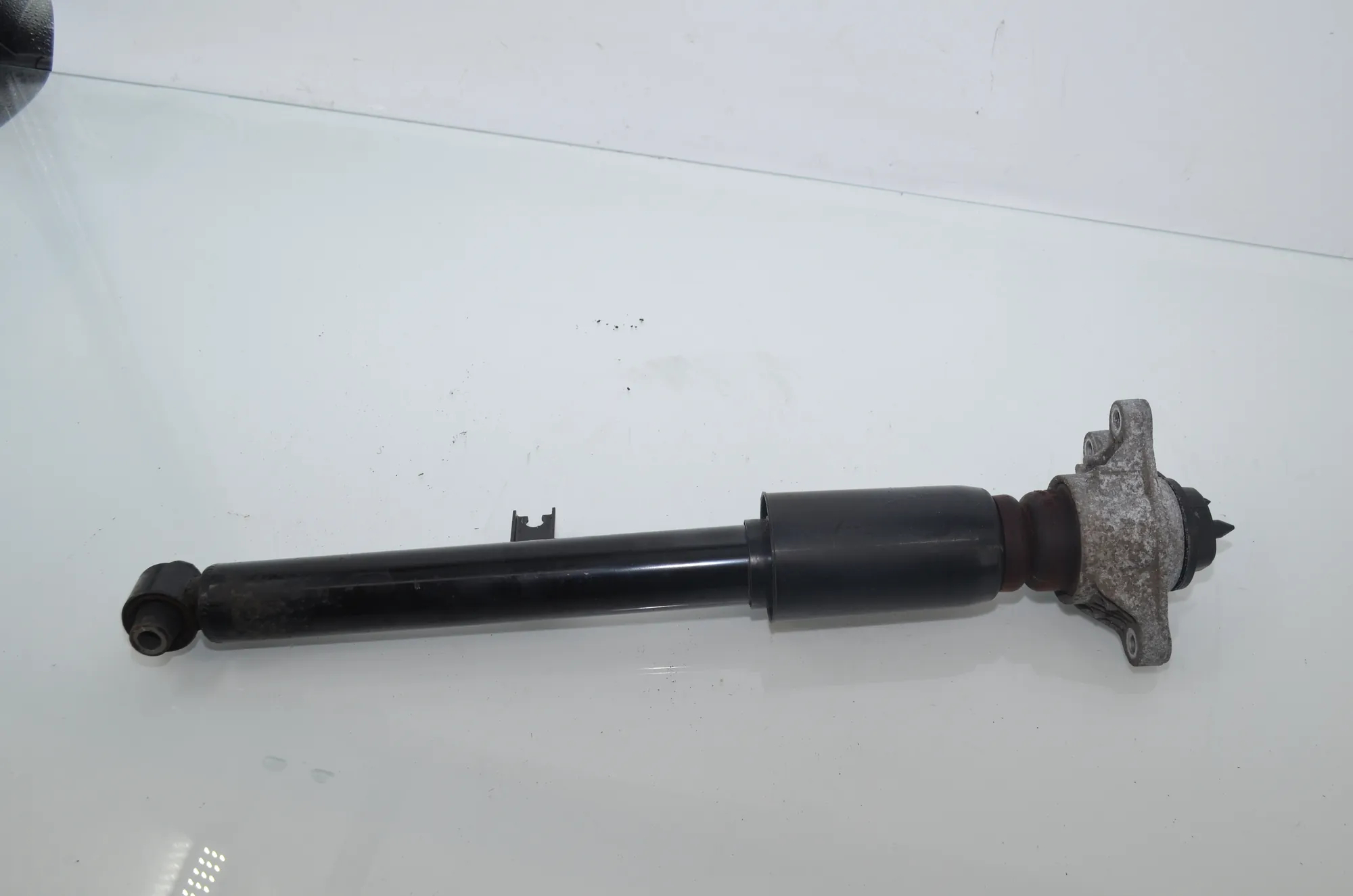 Rear Right Shock Absorber – OEM 6879317 · BMW 3 Touring (G21) (2019 - -) 320 d 2019 – 3