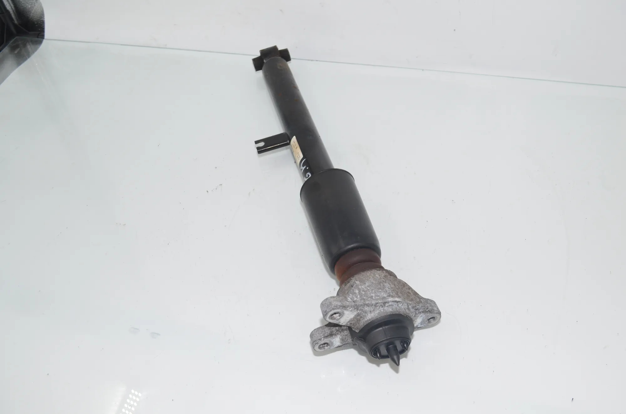 Rear Left Shock Absorber – OEM 6879317 · BMW 3 Touring (G21) (2019 - -) 320 d 2019 – 2