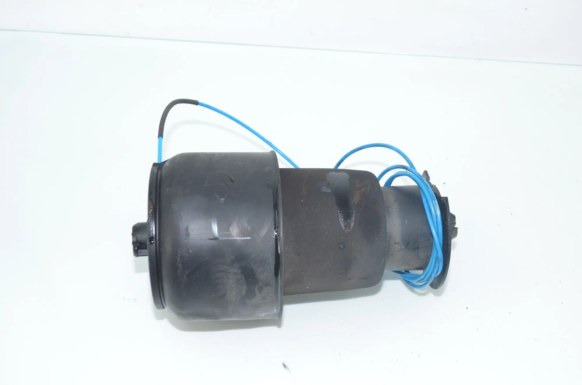 Rear Right Air Suspension Spring Bag – OEM 6784381 · BMW 5 Touring (F11) 535 d xDrive 2011 – 3