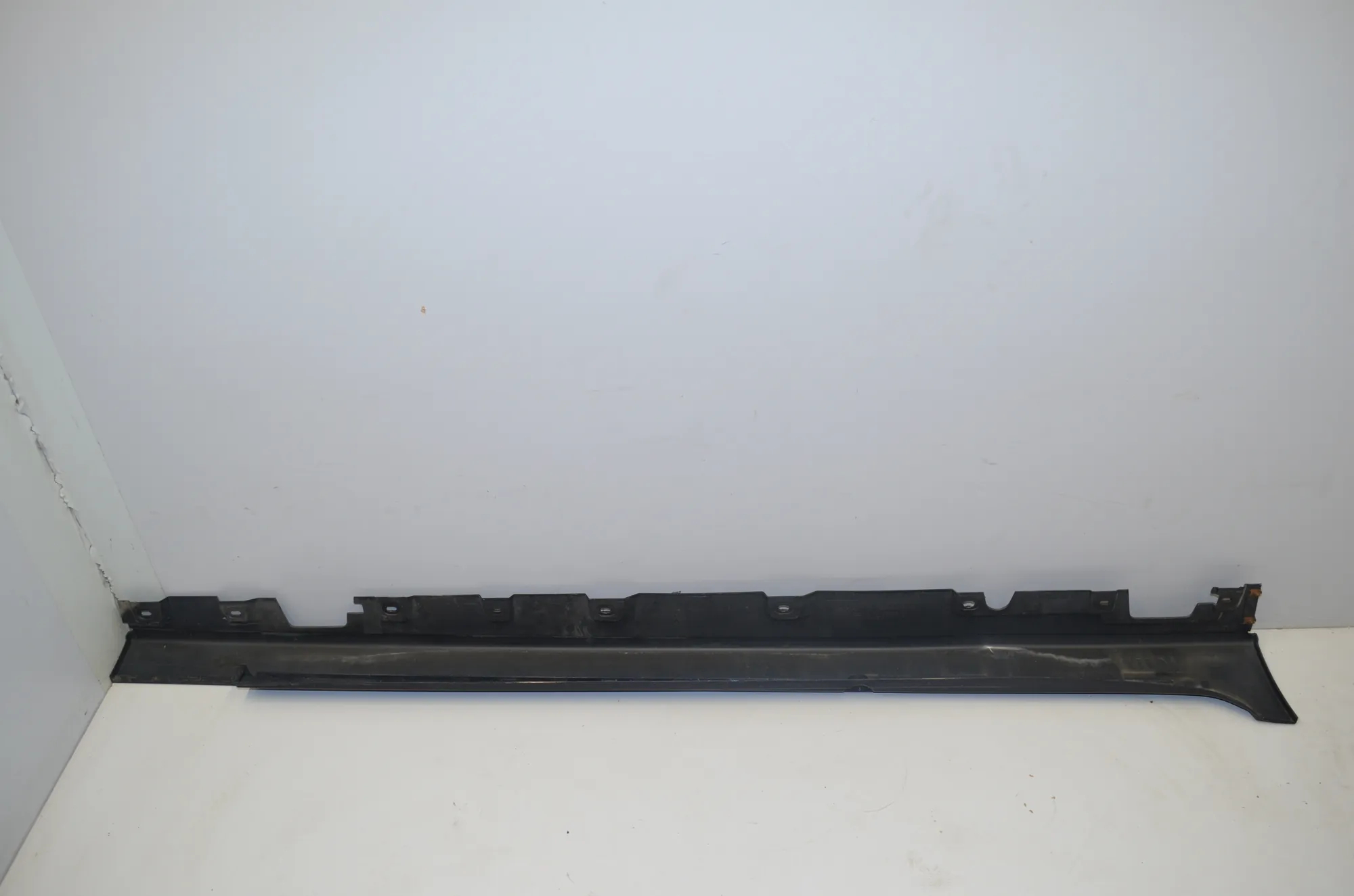 Left Side Plastic Sideskirt Cover – OEM 7184773 · BMW 5 Touring (F11) 535 d xDrive 2011 – 4