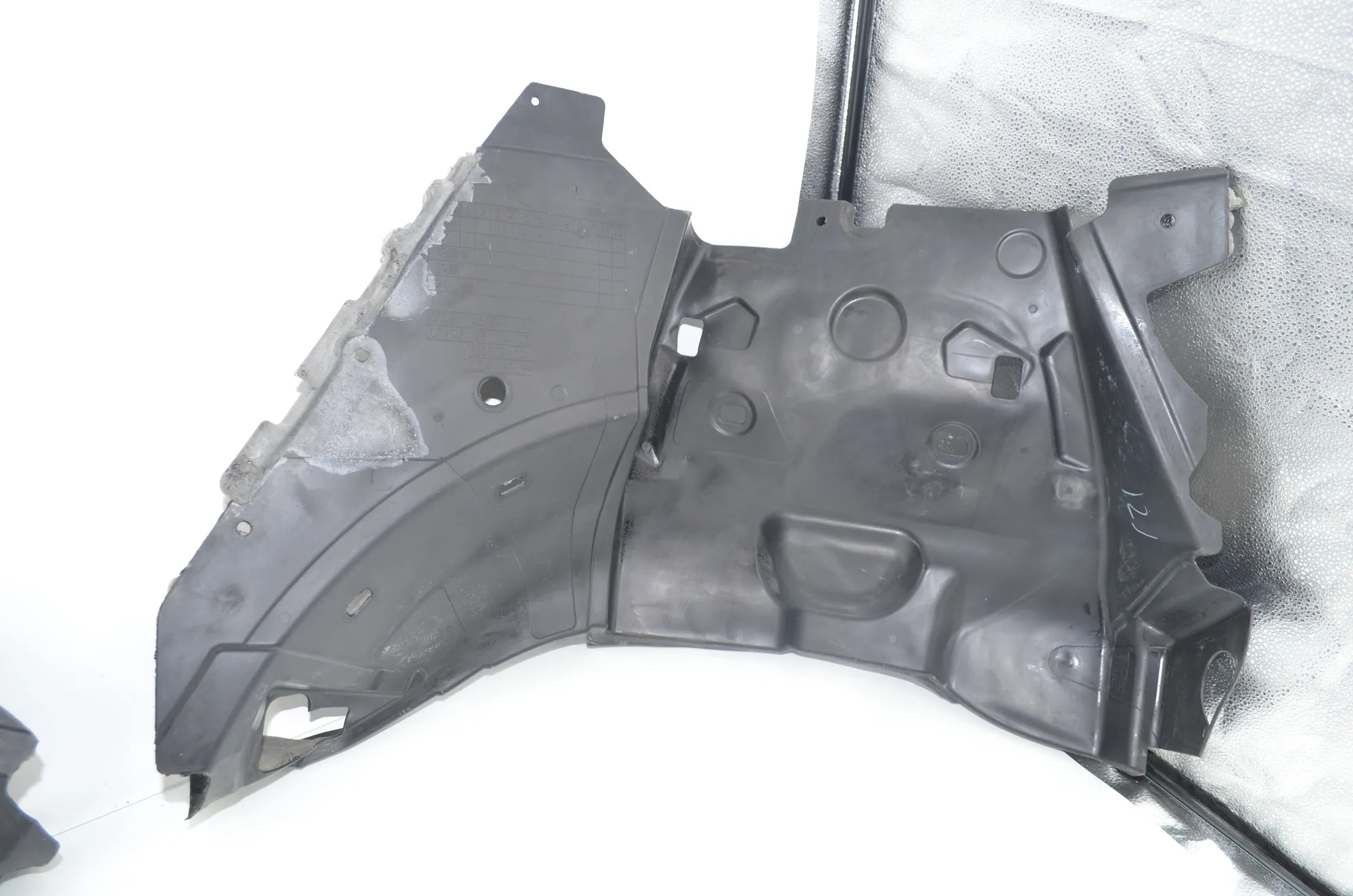 Sound Insulation – OEM 7461600 · BMW X6 (F16, F86) M 2017 – 3