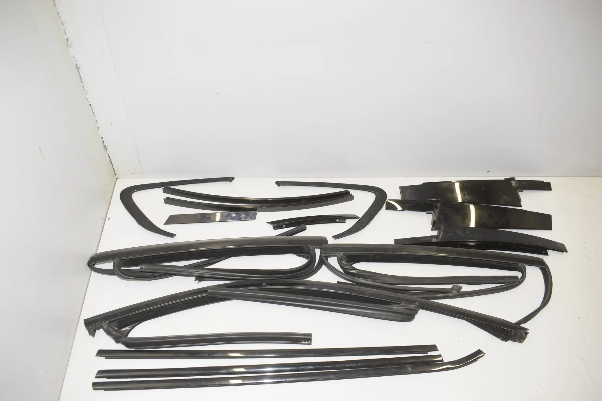 Exterior Trim Kit – OEM 7377896 · BMW X6 (F16, F86) M 2017