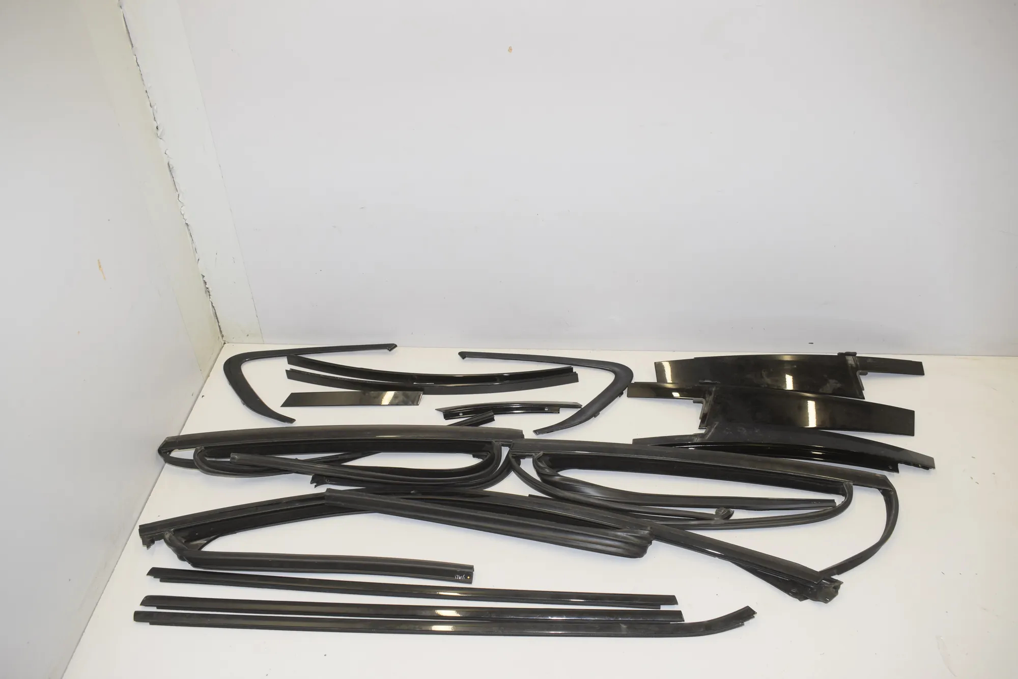 Exterior Trim Kit – OEM 7377896 · BMW X6 (F16, F86) M 2017 – 4