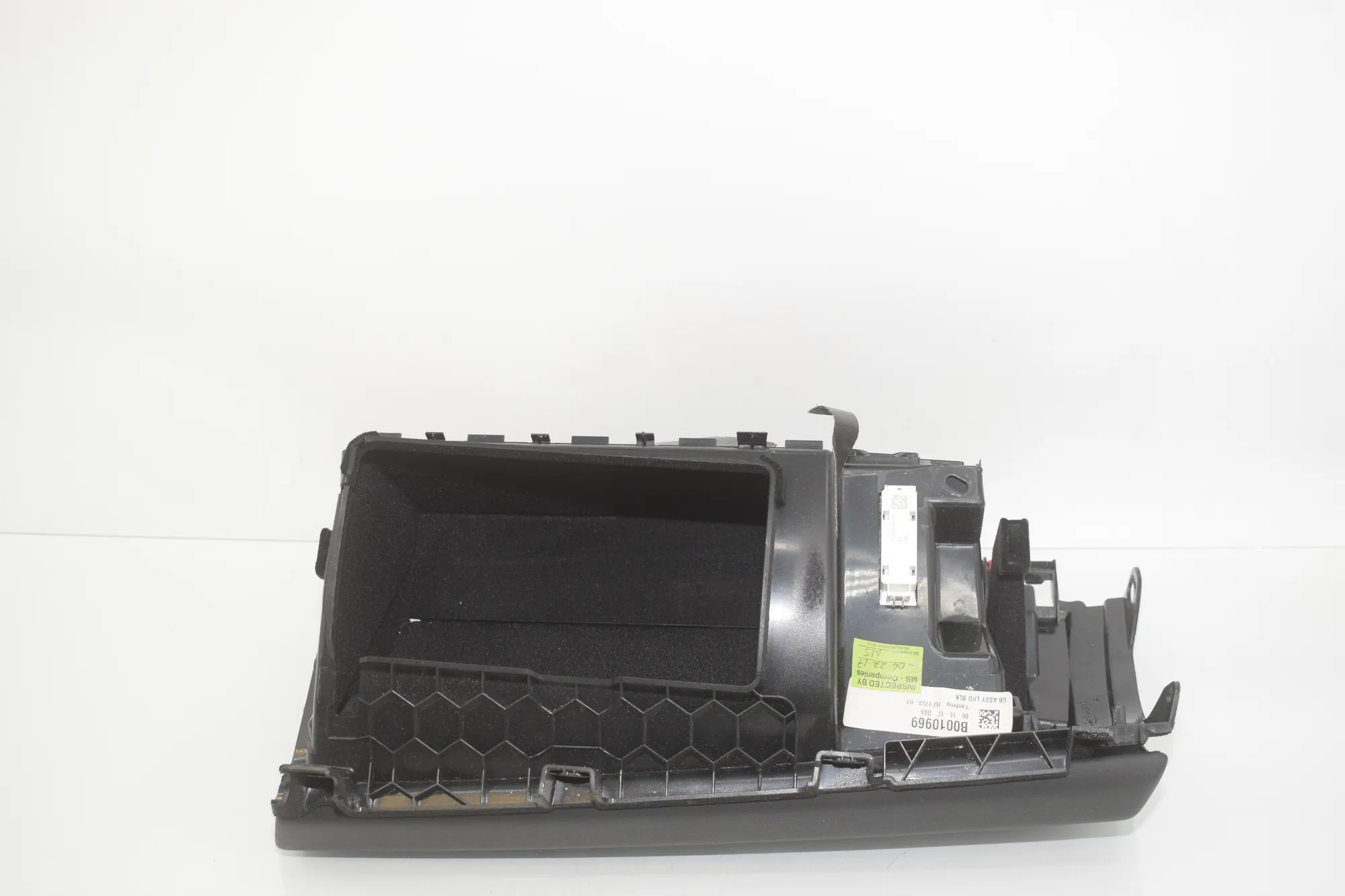 Glove Compartment – OEM 9276266 · BMW X6 (F16, F86) M 2017 – 4