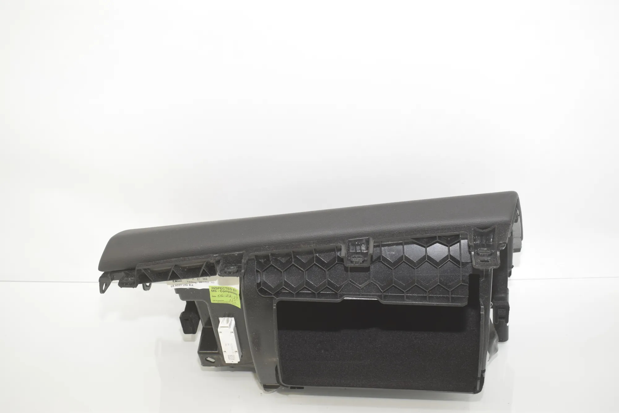 Glove Compartment – OEM 9276266 · BMW X6 (F16, F86) M 2017 – 3