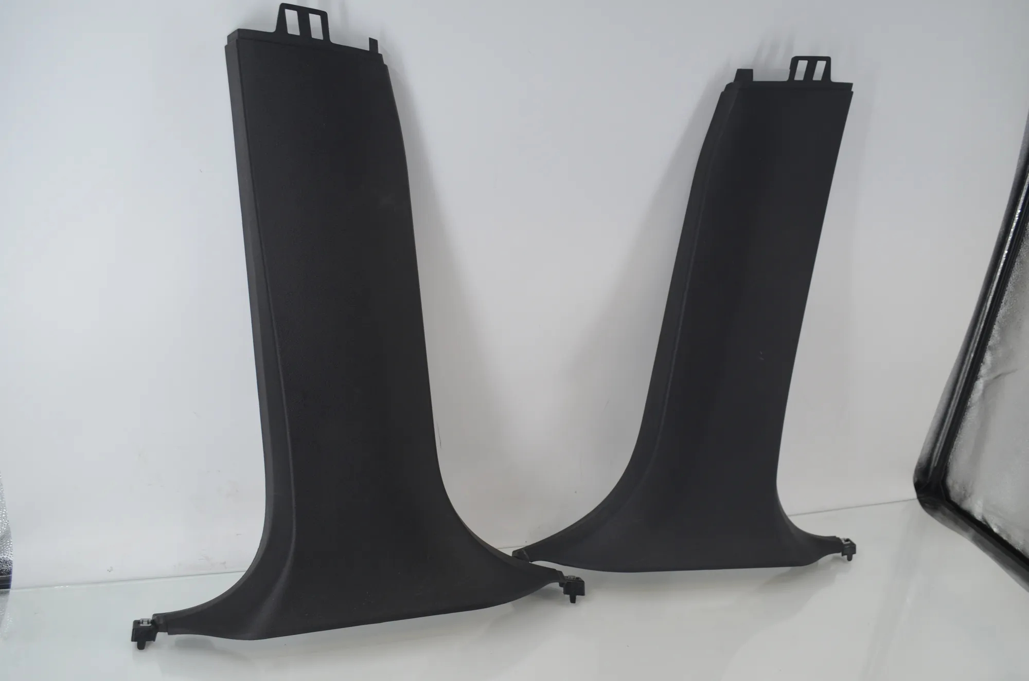 Left Side B Pillar Trim – OEM 7385627 · BMW X6 (F16, F86) M 2017 – 2