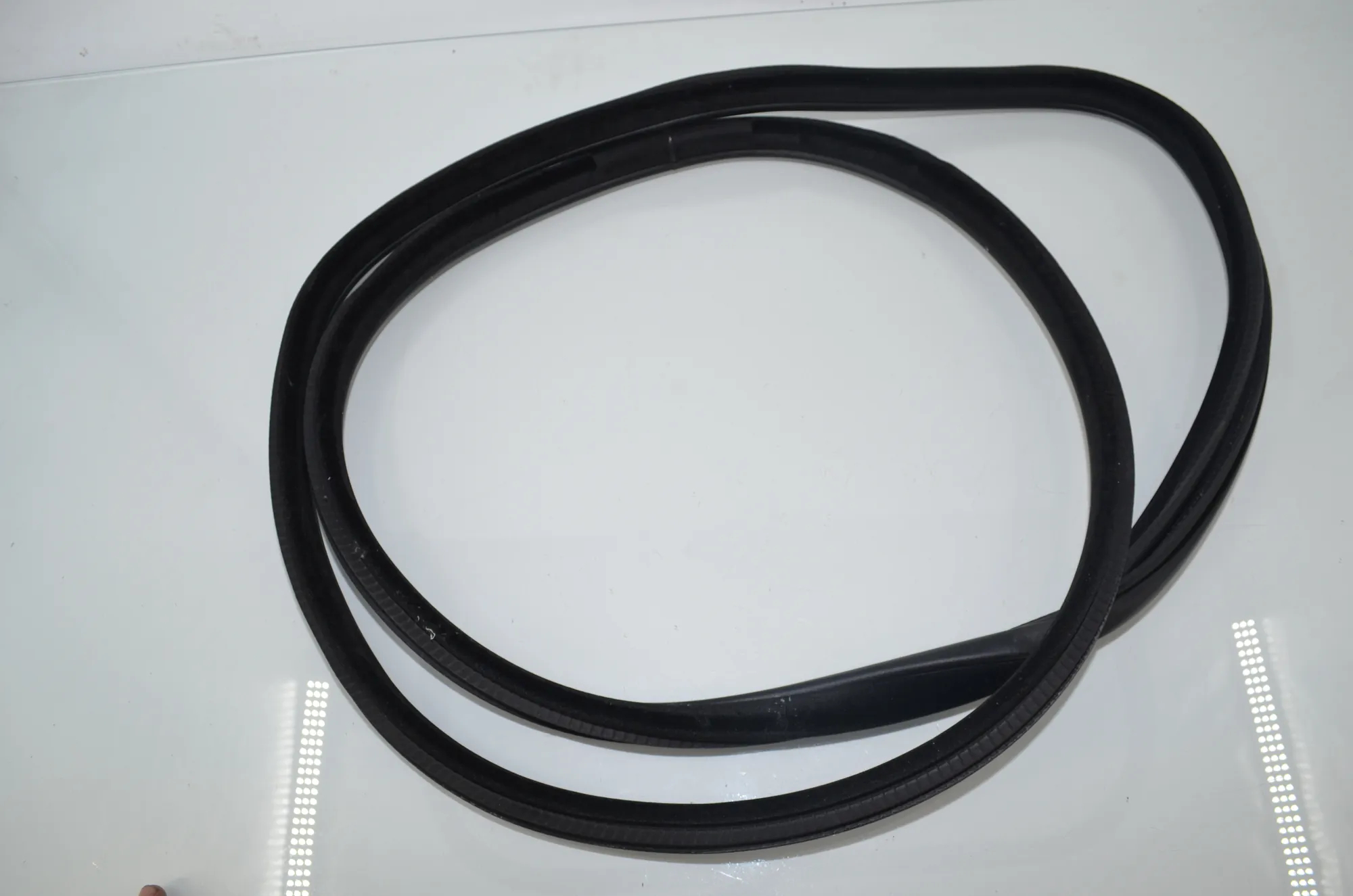 Rear Left Door Seal Rubber – OEM 7317812 · BMW X6 (F16, F86) M 2017 – 3