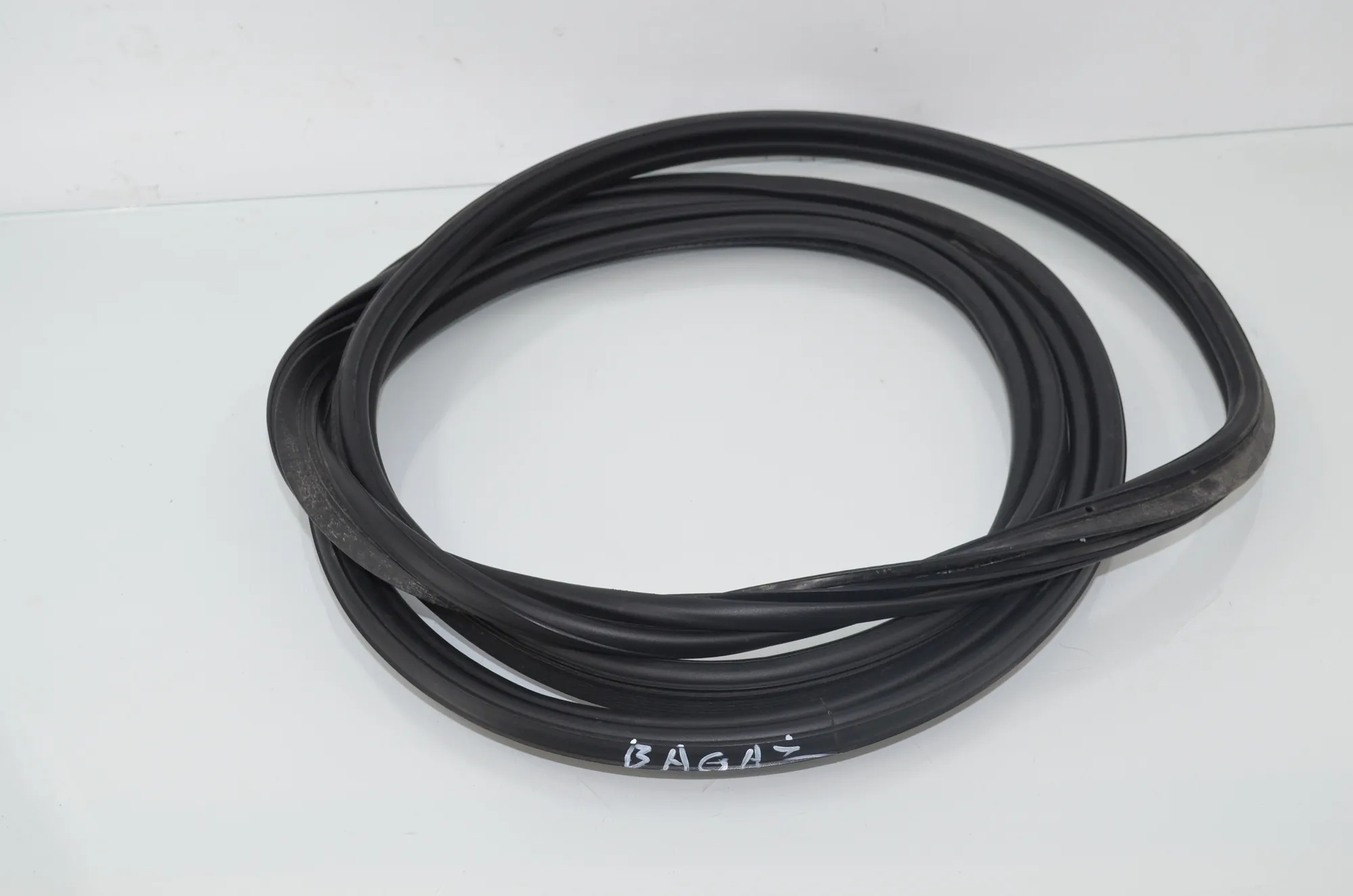 Tailgate Rubber Seal – OEM 7454915 · BMW X6 (F16, F86) M 2017