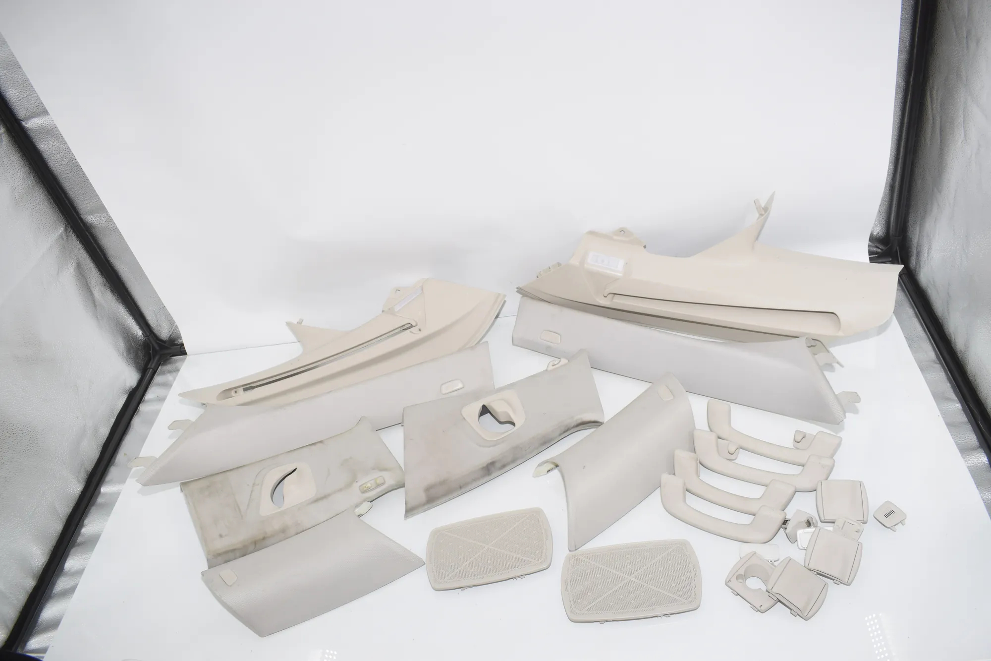 Interior Side Pillars Trim Kit – OEM 7475742 · BMW 5 Touring (G31) (2017 - -) 520 d 2019 – 4