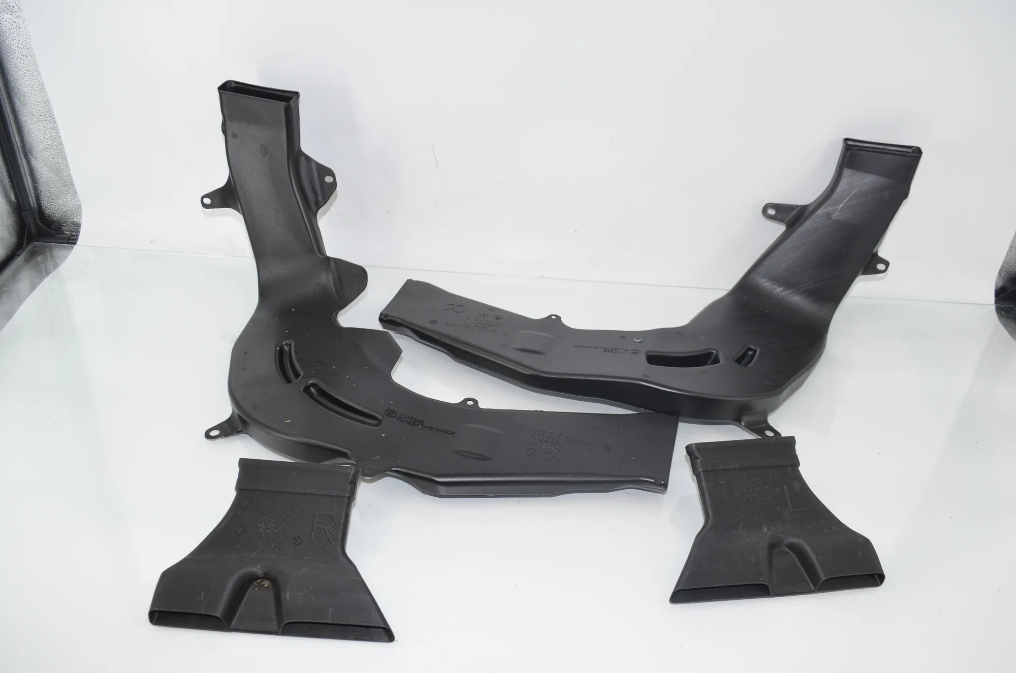 Interior Air Duct Channel – OEM 7375761 · BMW 5 Touring (G31) (2017 - -) 520 d 2019