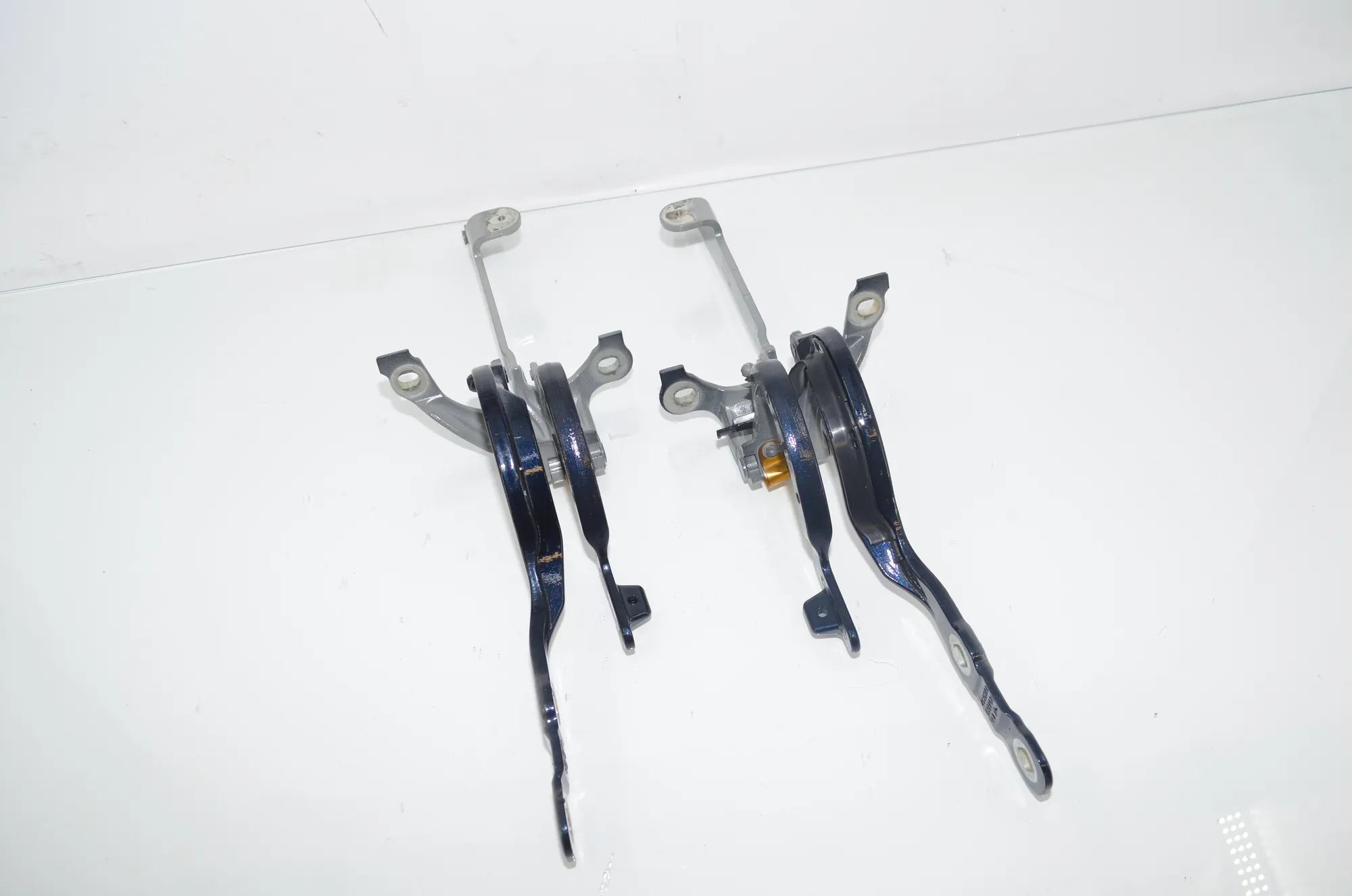 Left Side Bootlid Hinge – OEM 7390414 · BMW 5 Touring (G31) (2017 - -) 520 d 2019
